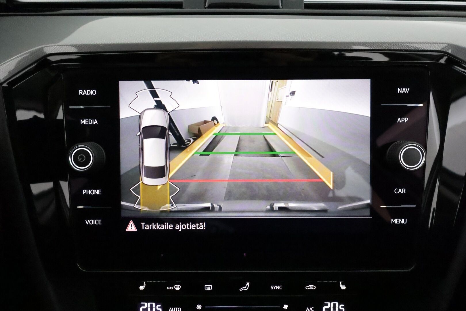Volkswagen Passat 2021 Sedan 1,5 TSI EVO 110 kW DSG **Webasto / IQ-Light / ACC / P.Kamera / Navi / Kaistavahti / KeylessGO** - Suomi-auto / Kahdet Renkaat / Merkkihuollettu!