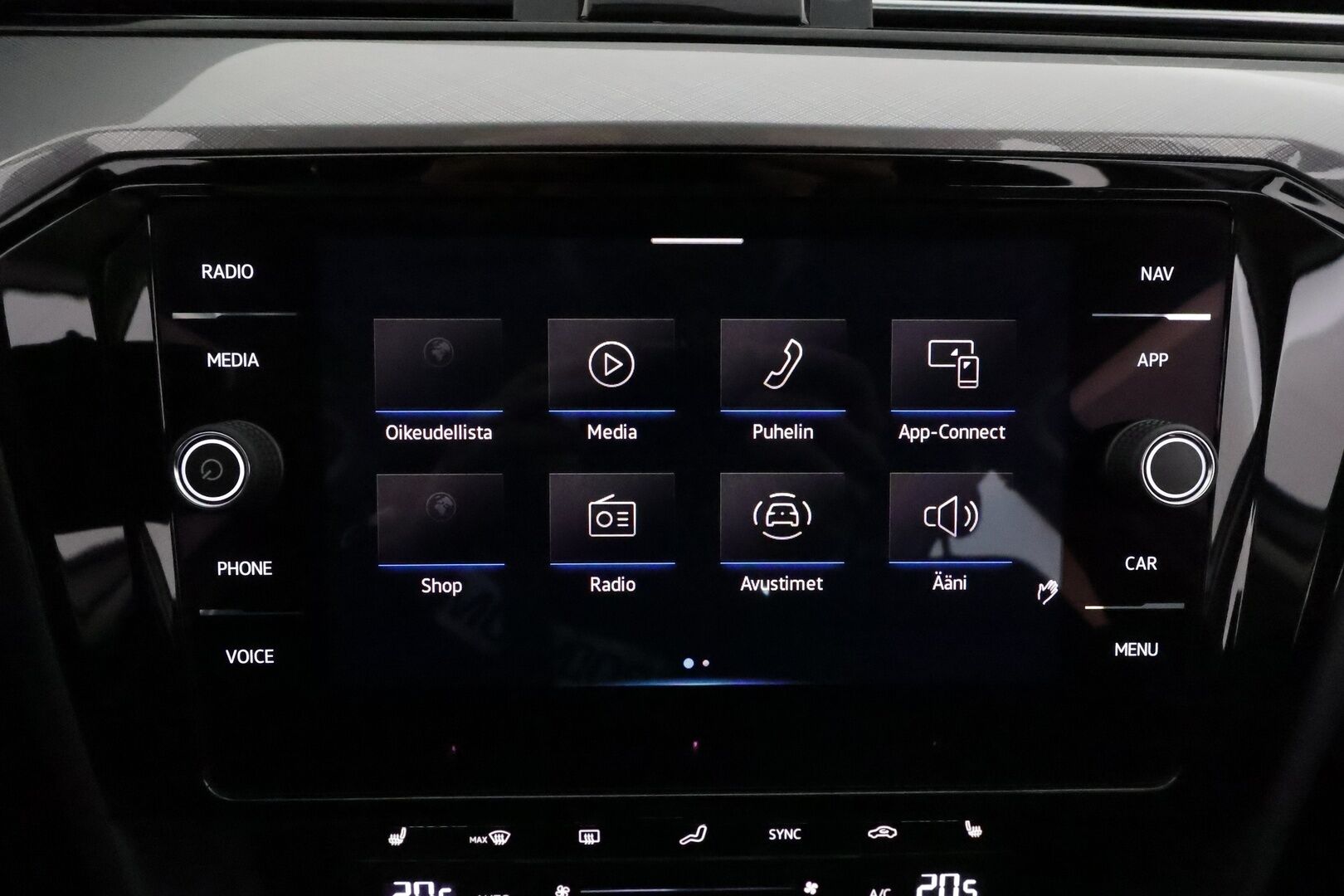 Volkswagen Passat 2021 Sedan 1,5 TSI EVO 110 kW DSG **Webasto / IQ-Light / ACC / P.Kamera / Navi / Kaistavahti / KeylessGO** - Suomi-auto / Kahdet Renkaat / Merkkihuollettu!