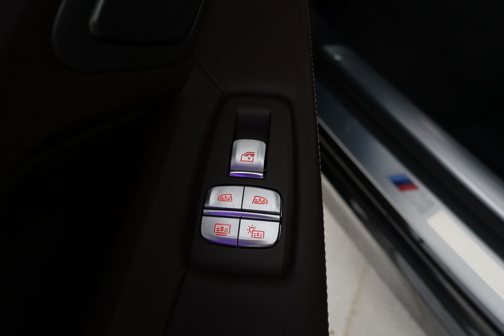 BMW 740 2017 G12 Sedan 740Le iPerformance A xDrive M-Sport - | DAP | HUD | H&K | Laser | | Hierovat & Ilmastoidut Comfort Muistinahat | Panorama | Ilma-alusta | Soft Close | 360° | Comfort Access | Individual | Innovation | Digimittaristo |