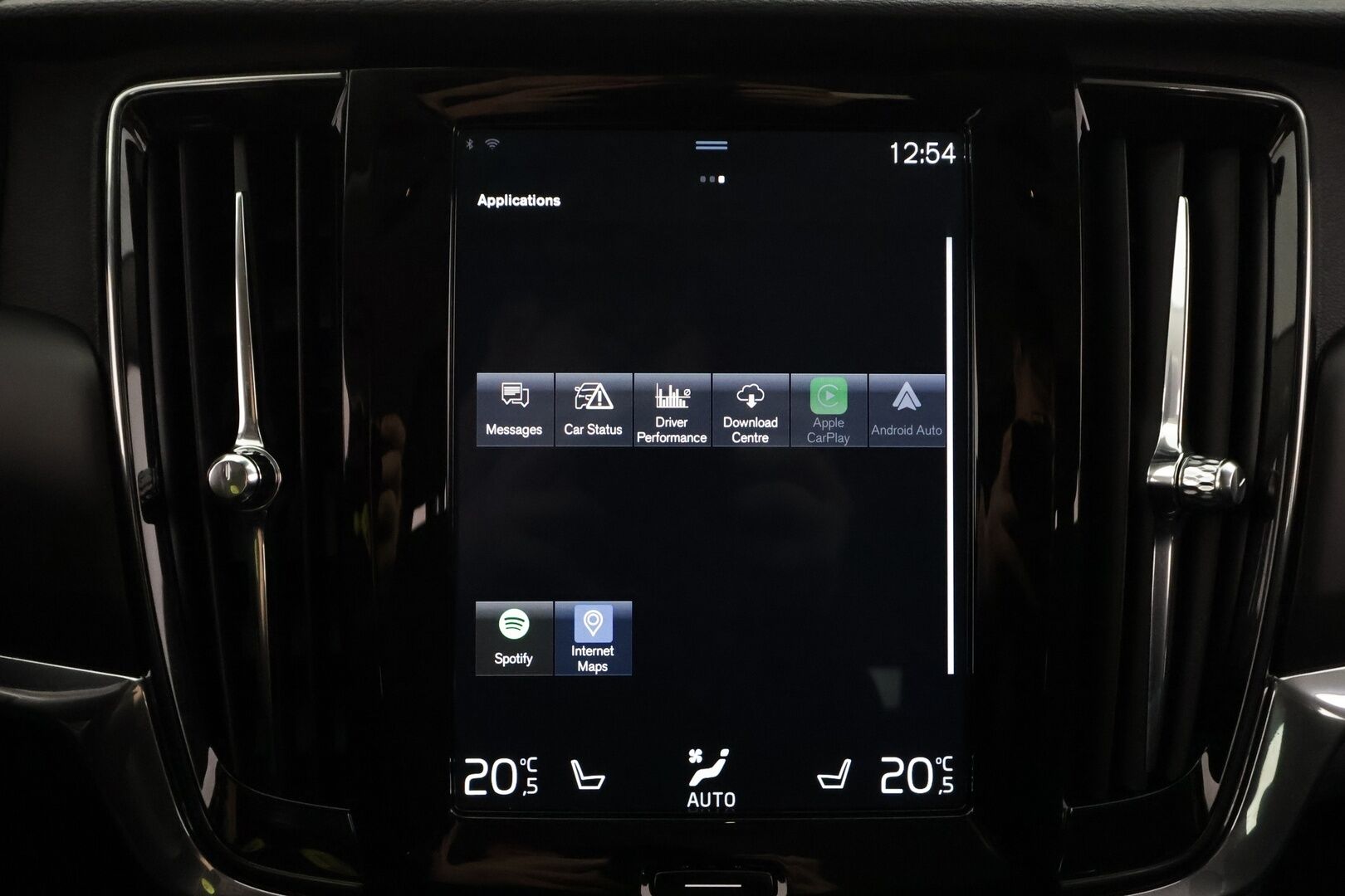 Volvo V90 2018 D3 Business aut - | ACC | Webasto | P.kamera | Pilot Assist | LED | Lämm. ratti | Lämm. takapenkit | High Perf. Audio | Apple & Android | 2x renkaat aluin | Huoltokirja | 