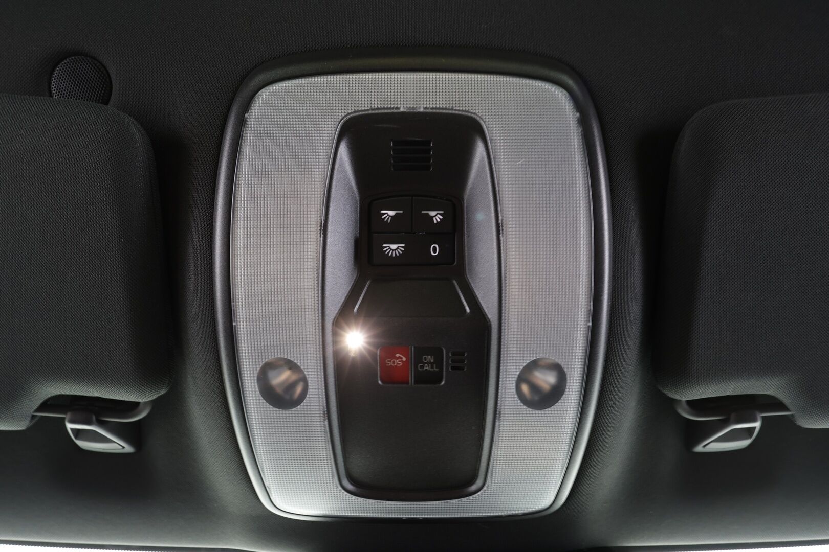 Volvo V60 2018 T3 Business aut * Webasto / Xenon / P.Tutka / Navi / Vakkari / Bluetooth * - Kahdet renkaat aluvanteilla - HULLUT AVAJAISHULINAT KORKOTARJOUS 3,29 %