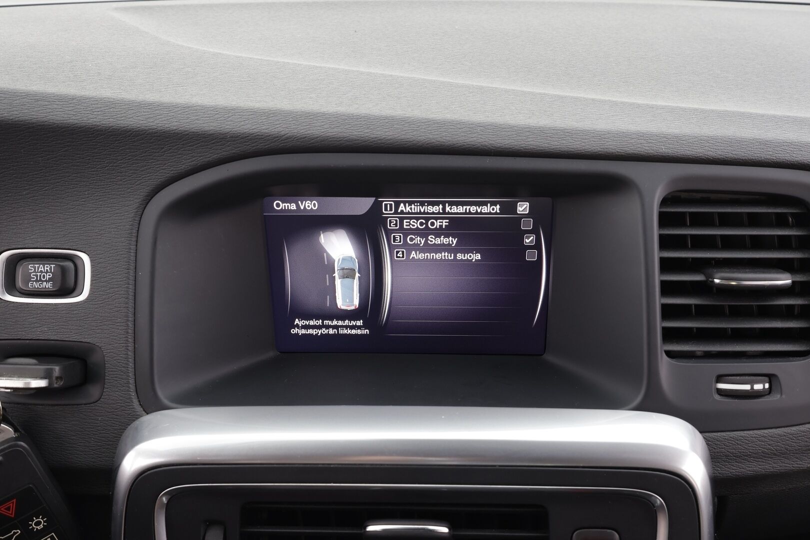 Volvo V60 2018 T3 Business aut * Webasto / Xenon / P.Tutka / Navi / Vakkari / Bluetooth * - Kahdet renkaat aluvanteilla - HULLUT AVAJAISHULINAT KORKOTARJOUS 3,29 %