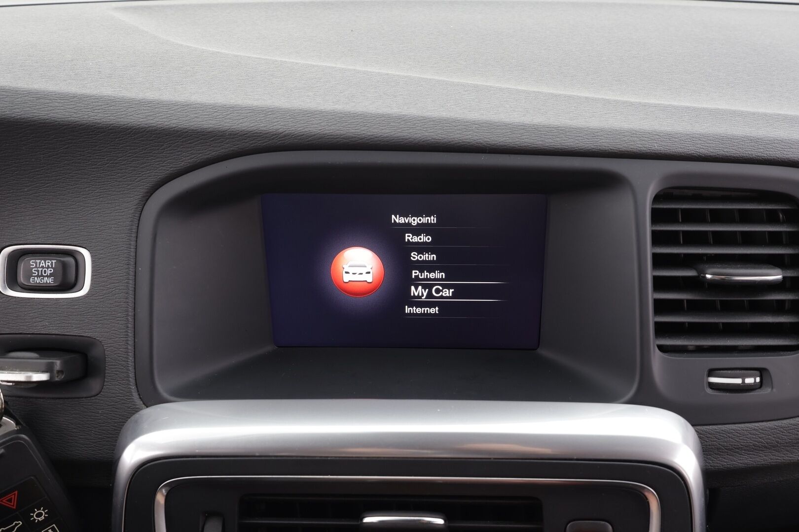 Volvo V60 2018 T3 Business aut * Webasto / Xenon / P.Tutka / Navi / Vakkari / Bluetooth * - Kahdet renkaat aluvanteilla - HULLUT AVAJAISHULINAT KORKOTARJOUS 3,29 %