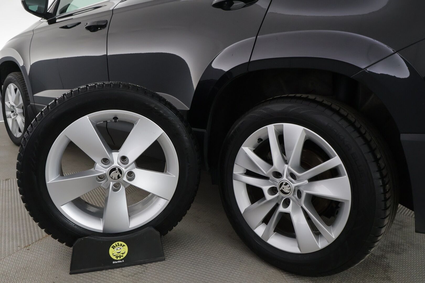 Skoda Karoq 2021 1,5 TSI Style BusinessLine - | ACC | Webasto | Muistipenkki | Puolinahat | Digimittaristo | Sporttipenkit | P.kamera | Lane Assist | Side Assist | lämm. ratti | Keyless |
