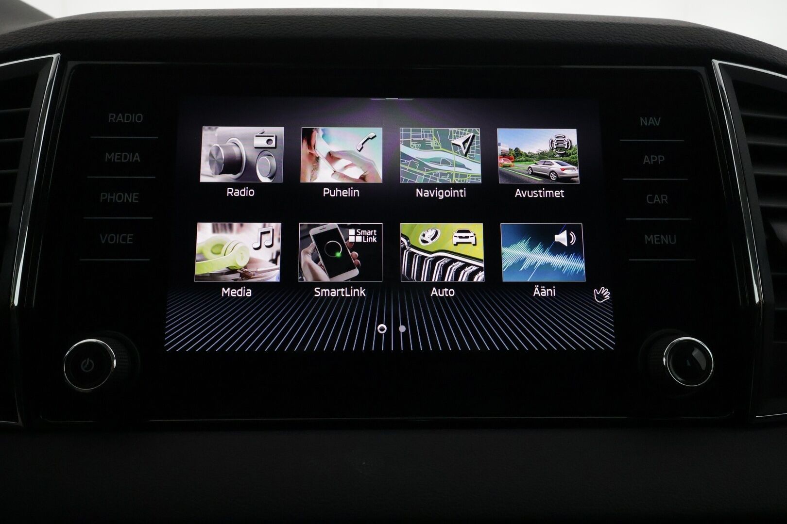 Skoda Karoq 2021 1,5 TSI Style BusinessLine - | ACC | Webasto | Muistipenkki | Puolinahat | Digimittaristo | Sporttipenkit | P.kamera | Lane Assist | Side Assist | lämm. ratti | Keyless |