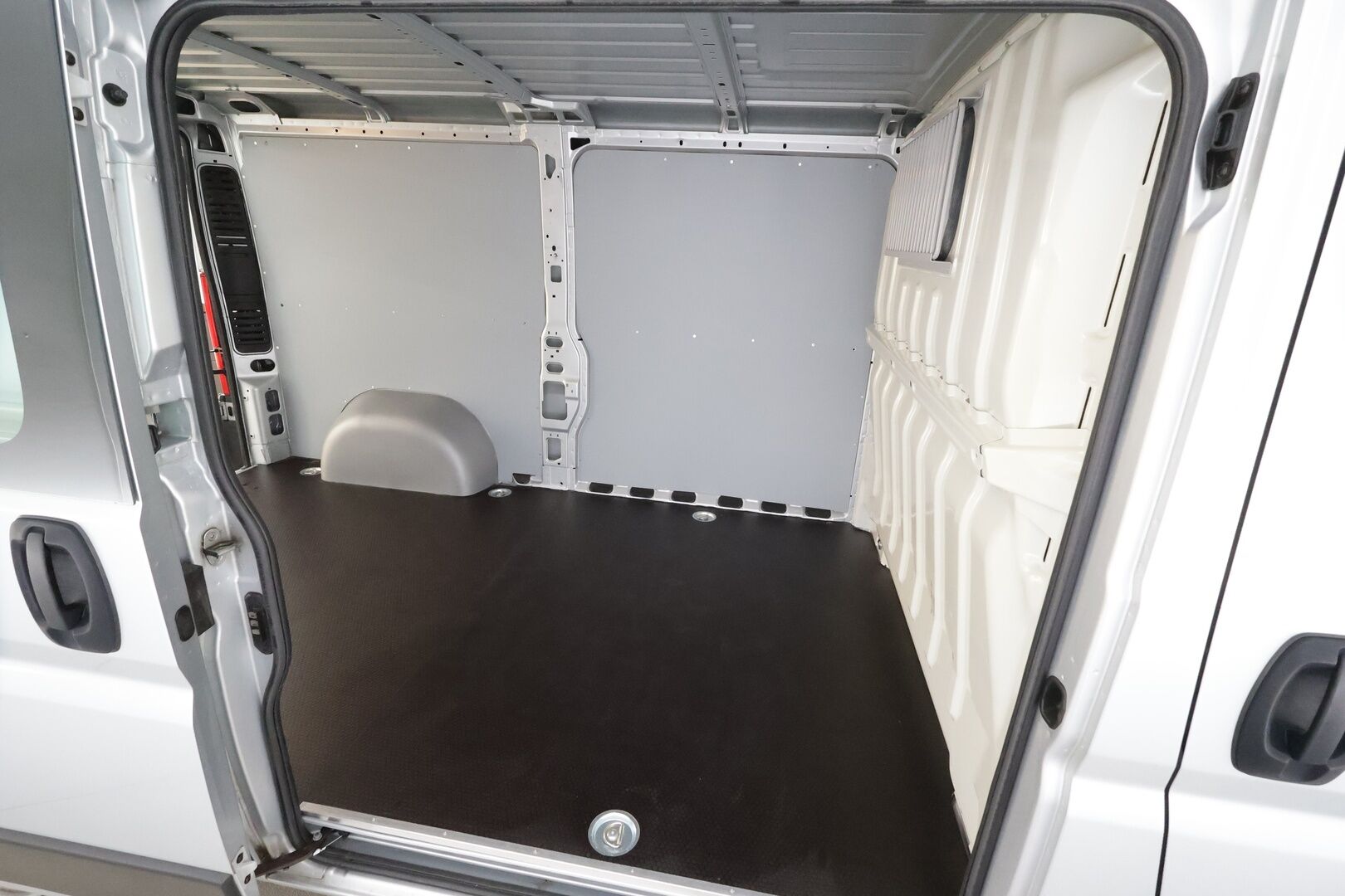 Fiat Ducato 2021 2,3 Multijet 140 10m3 L2H1 * ALV /  Vakkari / P.Kamera / Navi / Koukku / Webasto / Ilmastointi * - Suomi-auto / Kahdet renkaat