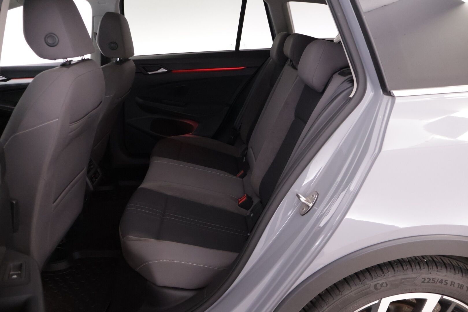 Volkswagen Golf 2021 Variant Alltrack 2,0 TDI 147 kW 4MOTION DSG *ACC / Webasto / Navi / P.kamera / S.luukku / H&K / S.koukku / KeyLessGo* - Uudet Nokialaiset nastat! / Hyvällä historialla / Hienokuntoinen & Huippuvarusteltu