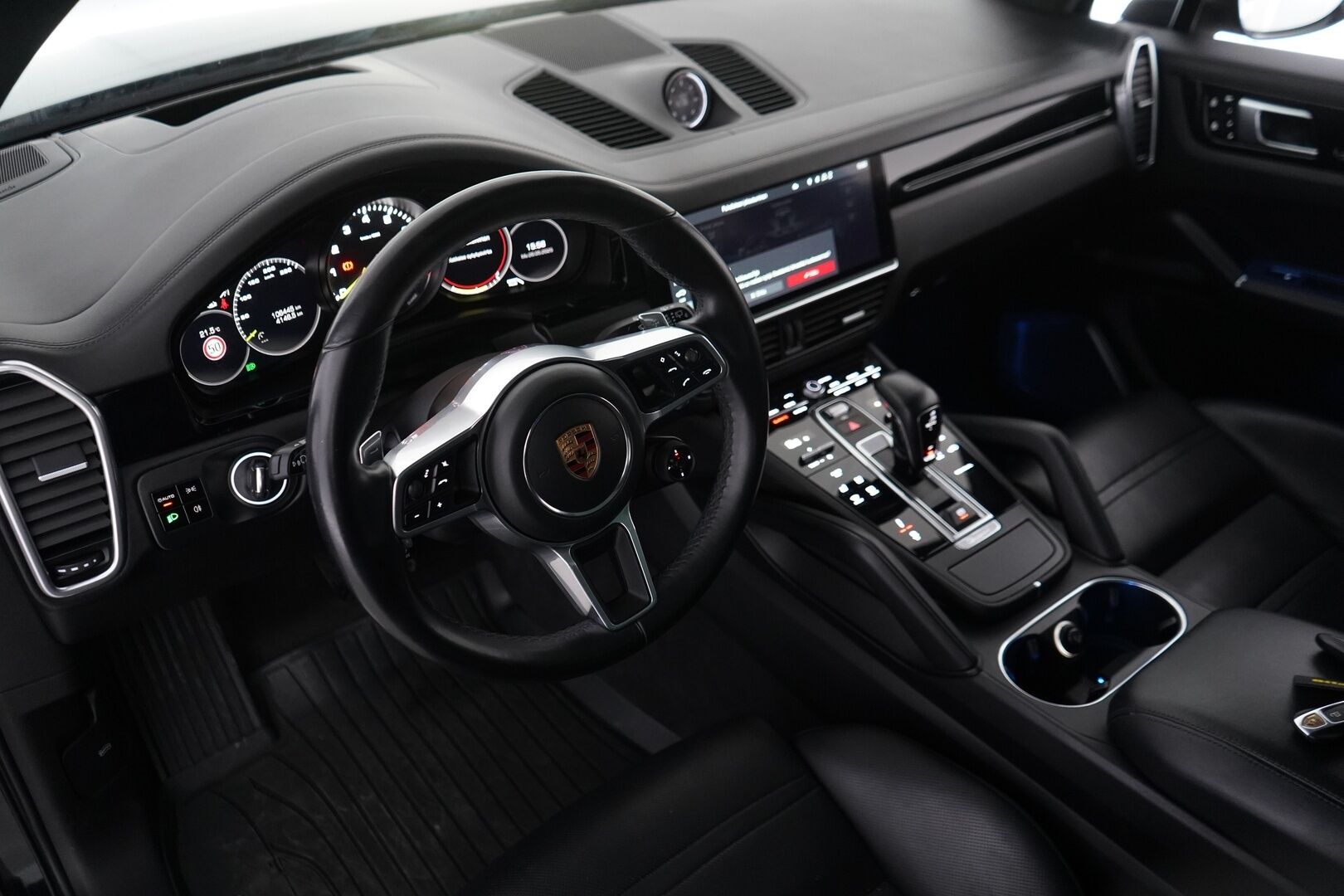 Porsche Cayenne 2020 E-Hybrid SportDesign * Burmester / Panorama / Imuovet / HUD / ACC / Matrix / PDCC / PDLS + / Night Vision / PASM / Nahkasisusta / Ilmastoidut Istuimet / 360-Kamera * - 2,99 % KORKOTARJOUS TÄHÄN AUTOON - 31.5. ASTI! - Huippuvarusteet / Juuri huollettu / 2x Porschen vanteet / 