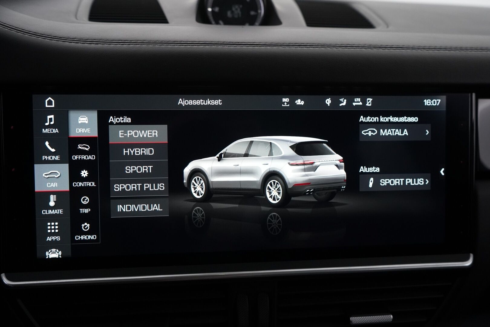 Porsche Cayenne 2020 E-Hybrid SportDesign * Burmester / Panorama / Imuovet / HUD / ACC / Matrix / PDCC / PDLS + / Night Vision / PASM / Nahkasisusta / Ilmastoidut Istuimet / 360-Kamera * - 2,99 % KORKOTARJOUS TÄHÄN AUTOON - 31.5. ASTI! - Huippuvarusteet / Juuri huollettu / 2x Porschen vanteet / 