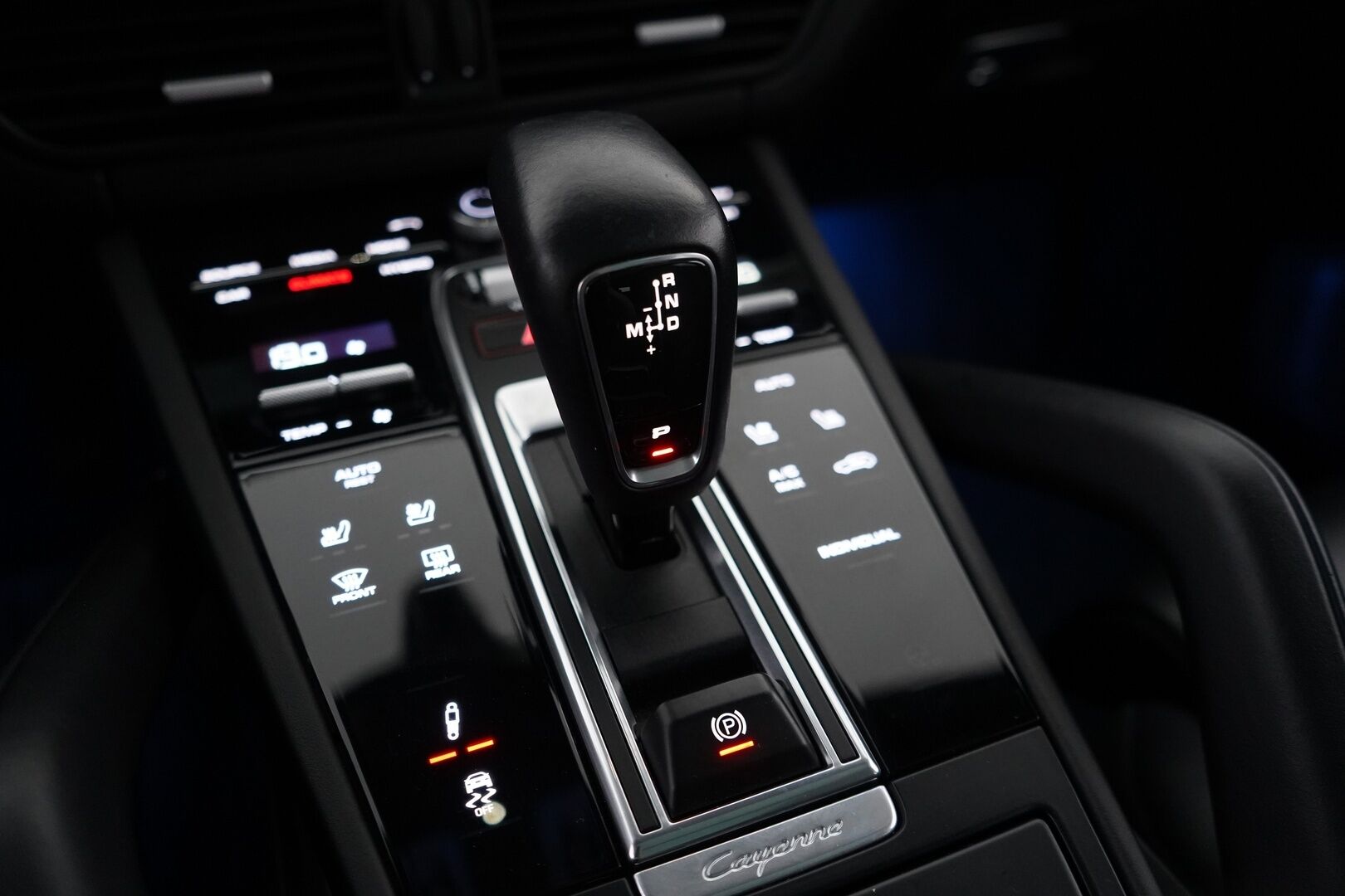 Porsche Cayenne 2020 E-Hybrid SportDesign * Burmester / Panorama / Imuovet / HUD / ACC / Matrix / PDCC / PDLS + / Night Vision / PASM / Nahkasisusta / Ilmastoidut Istuimet / 360-Kamera * - 2,99 % KORKOTARJOUS TÄHÄN AUTOON - 31.5. ASTI! - Huippuvarusteet / Juuri huollettu / 2x Porschen vanteet / 