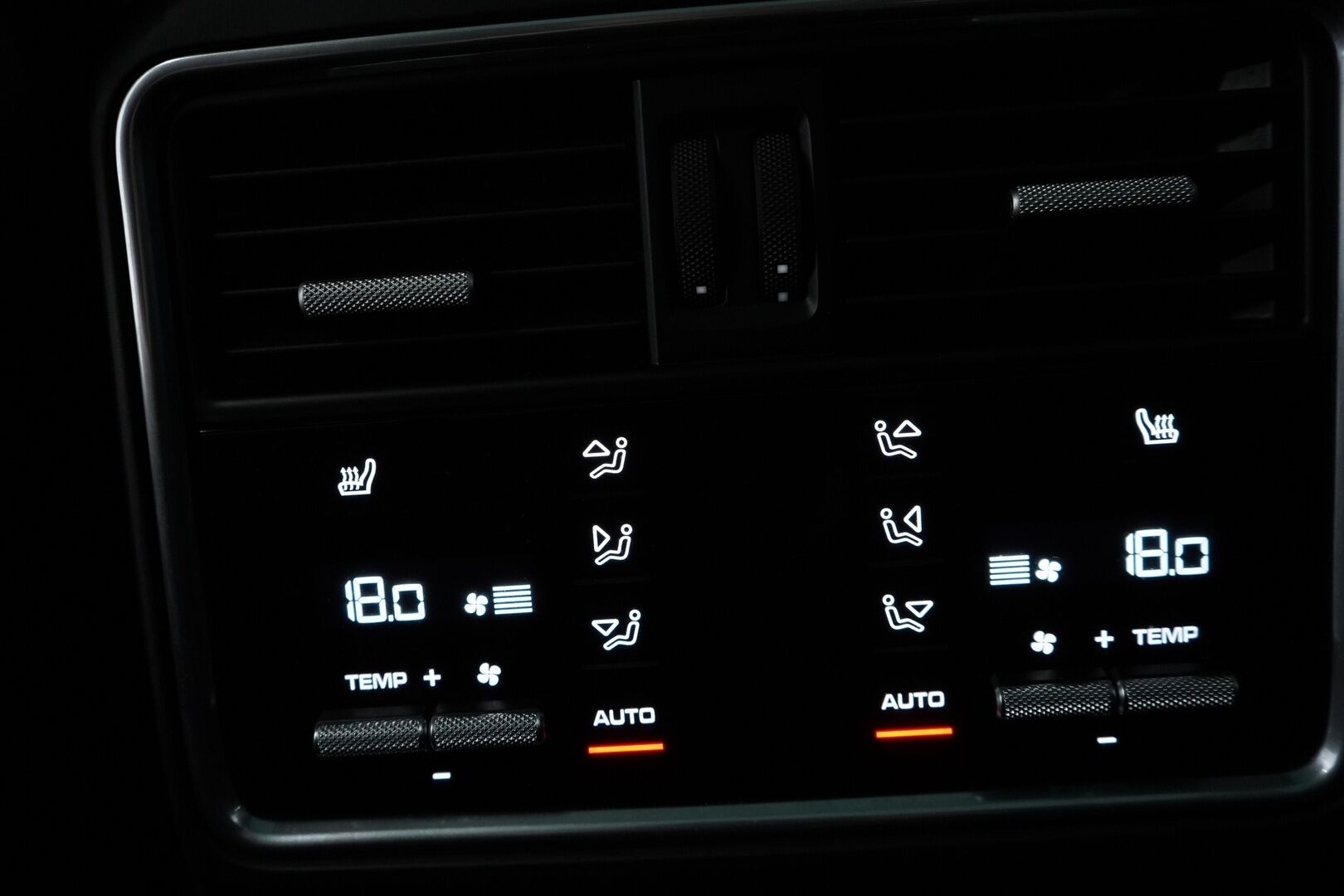 Porsche Cayenne 2020 E-Hybrid SportDesign * Burmester / Panorama / Imuovet / HUD / ACC / Matrix / PDCC / PDLS + / Night Vision / PASM / Nahkasisusta / Ilmastoidut Istuimet / 360-Kamera * - 2,99 % KORKOTARJOUS TÄHÄN AUTOON - 31.5. ASTI! - Huippuvarusteet / Juuri huollettu / 2x Porschen vanteet / 