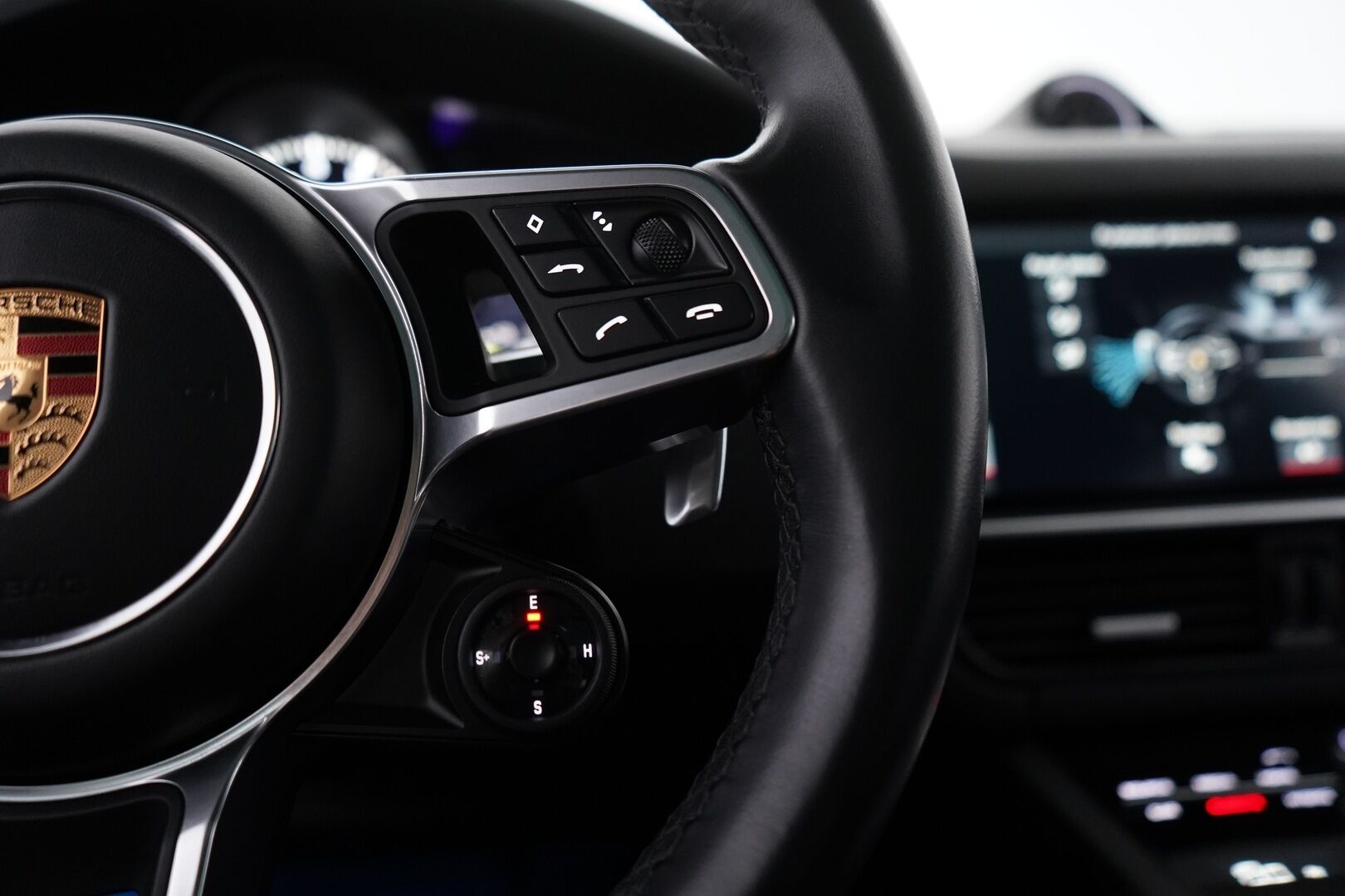 Porsche Cayenne 2020 E-Hybrid SportDesign * Burmester / Panorama / Imuovet / HUD / ACC / Matrix / PDCC / PDLS + / Night Vision / PASM / Nahkasisusta / Ilmastoidut Istuimet / 360-Kamera * - 2,99 % KORKOTARJOUS TÄHÄN AUTOON - 31.5. ASTI! - Huippuvarusteet / Juuri huollettu / 2x Porschen vanteet / 