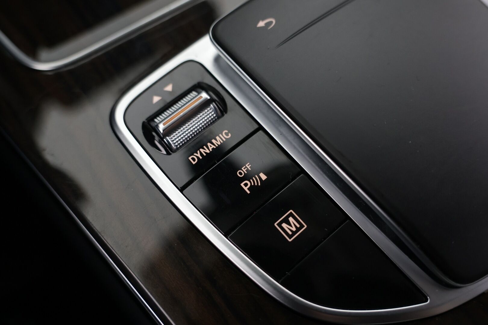 Mercedes-Benz GLC 2022 300 e 4MATIC A Business * Distronic / P.Kamera / Vetokoukku * - P.Kamera / Vetokoukku / Neliveto - HULLUT AVAJAISHULINAT KORKOTARJOUS 3,29 %