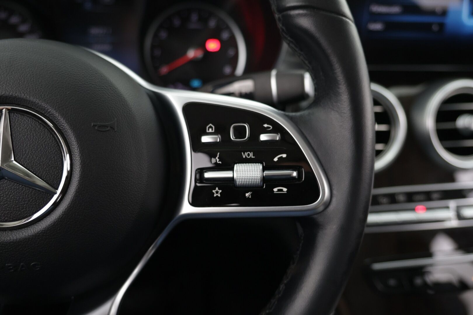 Mercedes-Benz GLC 2022 300 e 4MATIC A Business P.Kamera / Vetokoukku / Neliveto - P.Kamera / Vetokoukku / Neliveto