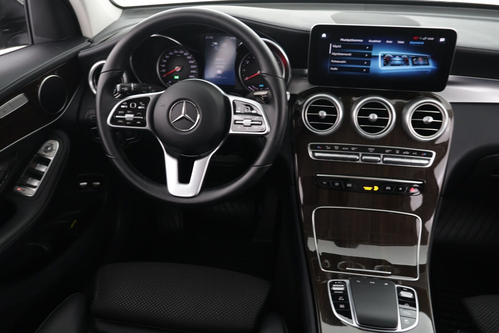 Mercedes-Benz GLC 2022 300 e 4MATIC A Business * Distronic / P.Kamera / Vetokoukku * - P.Kamera / Vetokoukku / Neliveto