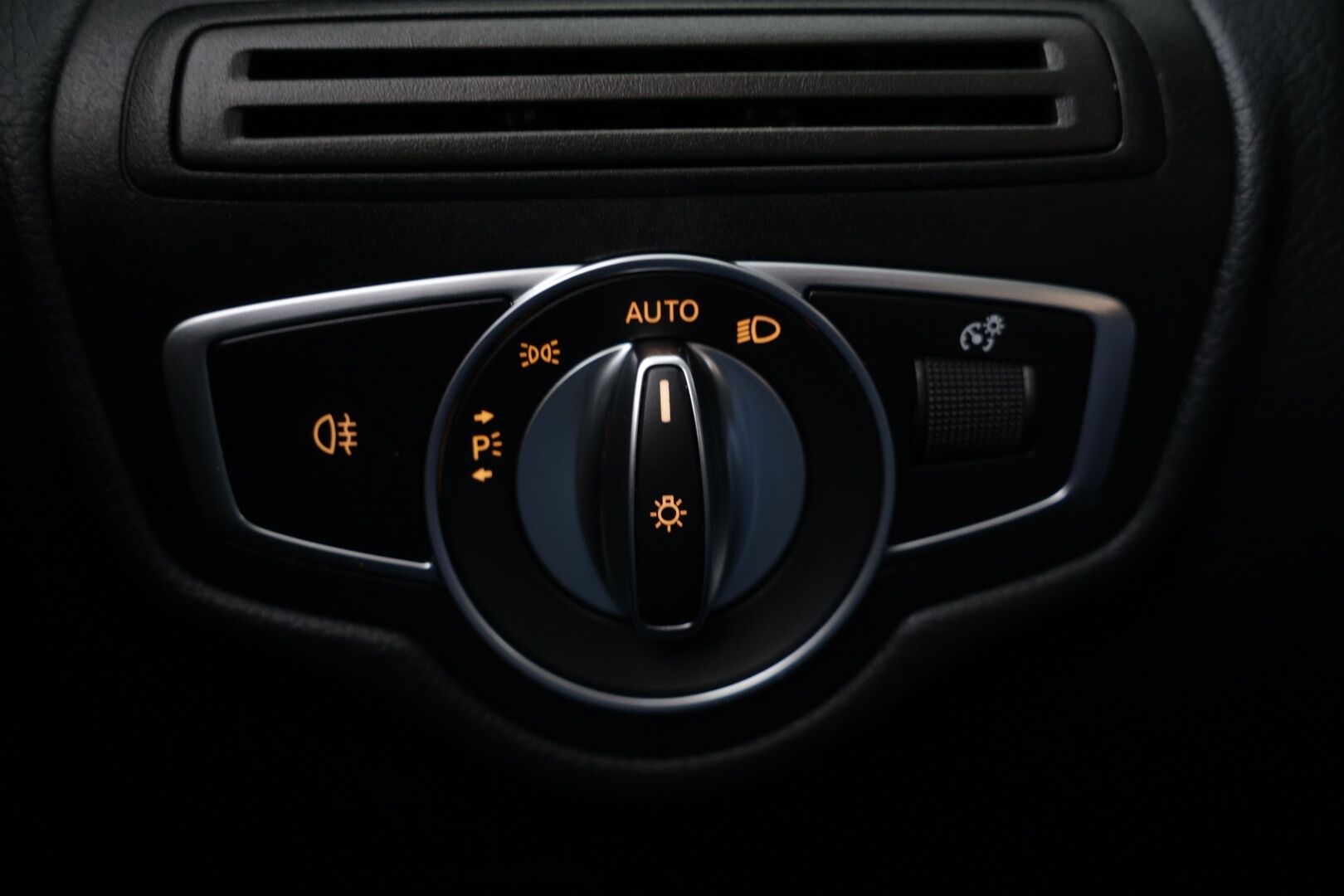 Mercedes-Benz GLC 2022 300 e 4MATIC A Business P.Kamera / Vetokoukku / Neliveto - P.Kamera / Vetokoukku / Neliveto