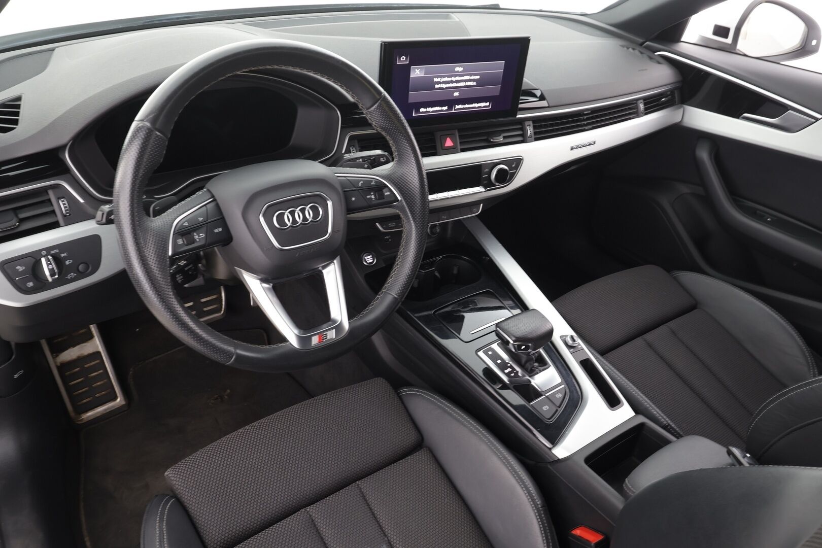 Audi A4 2022 Avant Business S line 40 TFSI 150 kW MHEV quattro S tronic * ACC / P.kamera / Matrix LED / Koukku / Webasto * - 1.Om Suomi-auto / Digimittaristo / Kahdet renkaat aluvanteilla / Merkkihuollettu - HULLUT JOULUT KORKOTARJOUS 2,49% 