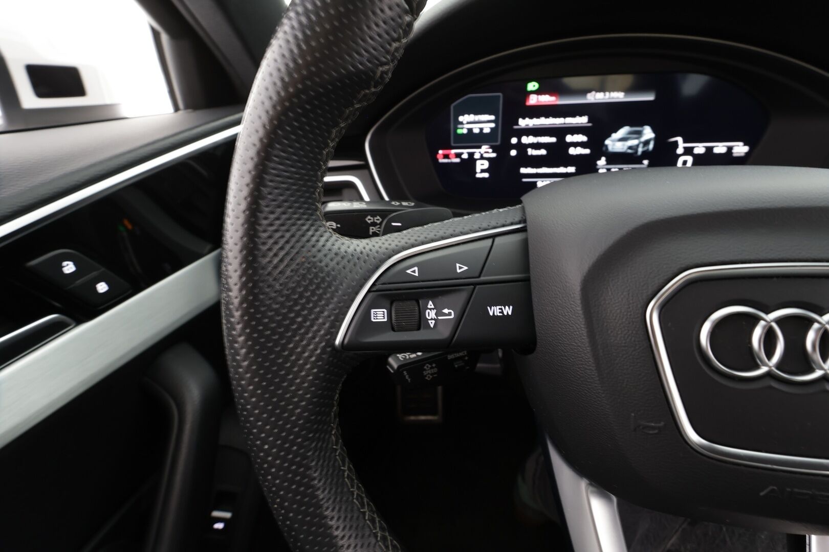 Audi A4 2022 Avant Business S line 40 TFSI 150 kW MHEV quattro S tronic * ACC / P.kamera / Matrix LED / Koukku / Webasto * - 1.Om Suomi-auto / Digimittaristo / Kahdet renkaat aluvanteilla / Merkkihuollettu - HULLUT JOULUT KORKOTARJOUS 2,49% 