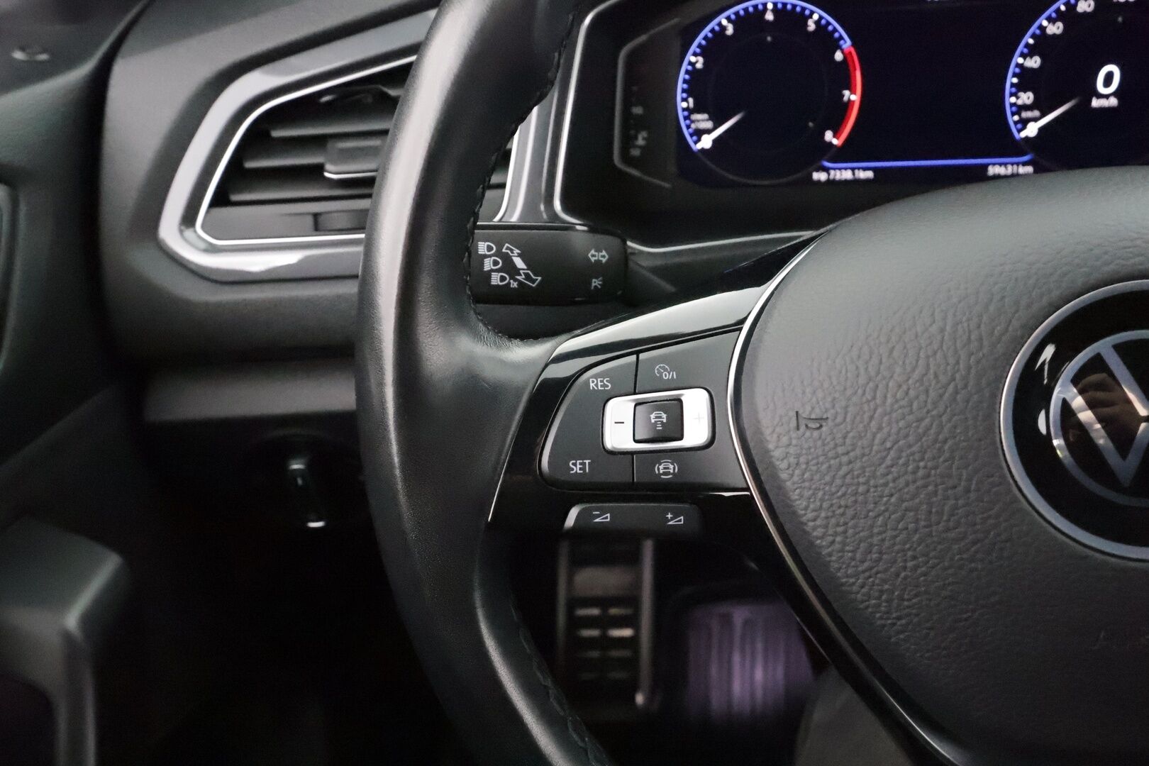 Volkswagen T-Roc 2022 Sport 1,5 TSI EVO 110 kW DSG * Webasto / ACC / LED / P.Kamera / Kaistavahti / Keyless * - 1-om Suomi-auto / Kahdet renkaat - HULLU BLACKWEEK KORKOTARJOUS 2,49%