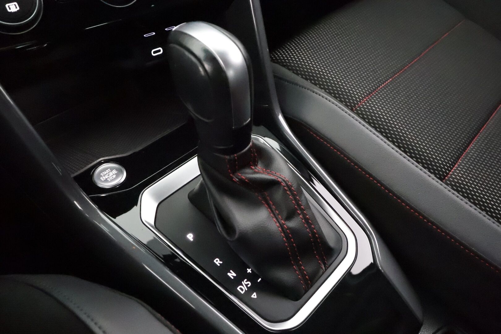 Volkswagen T-Roc 2022 Sport 1,5 TSI EVO 110 kW DSG * Webasto / ACC / LED / P.Kamera / Kaistavahti / Keyless * - 1-om Suomi-auto / Kahdet renkaat - HULLU BLACKWEEK KORKOTARJOUS 2,49%