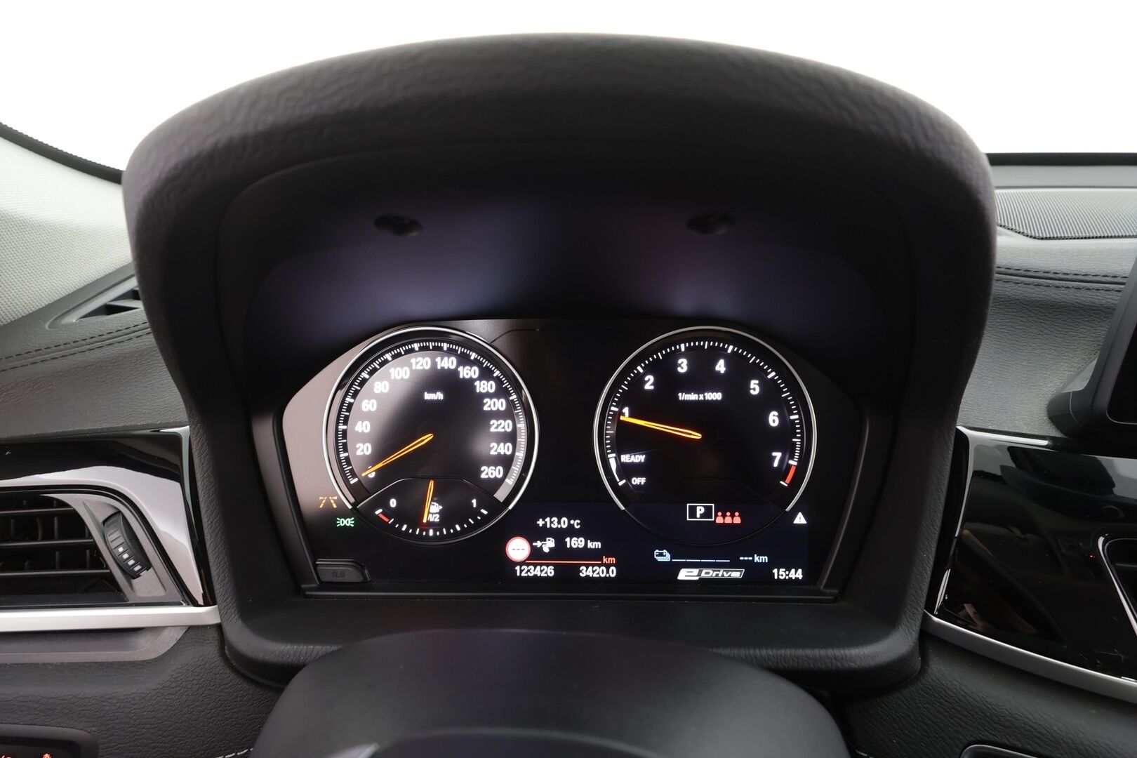 BMW X1 2022 F48 xDrive25e A Charged Edition Sport - ACC | HUD | Navi | HiFi | P.kamera | LED | 2x Renkaat & alumiinivanteet