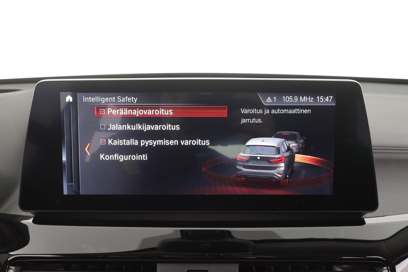 BMW X1 2022 F48 xDrive25e A Charged Edition Sport * ACC / HUD / Hifit / LED / P.Kamera / Sporttipenkit * - 1.Om Suomi-auto / Merkkihuollettu / Kahdet Renkaat aluilla