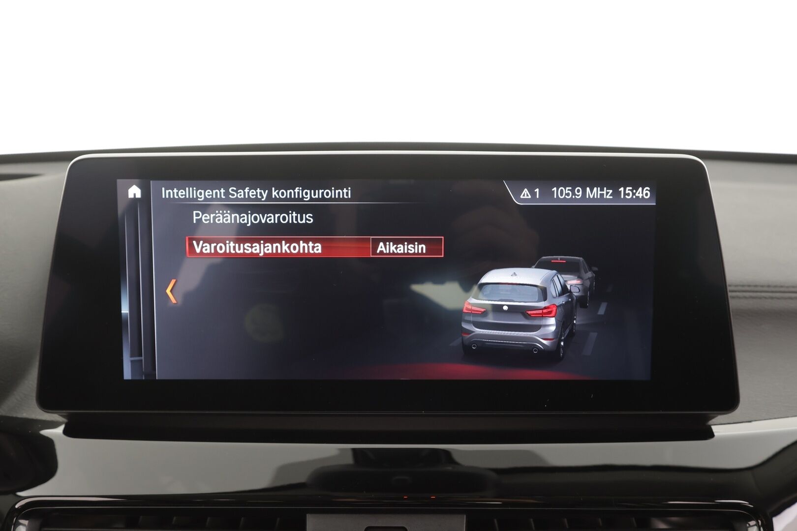BMW X1 2022 F48 xDrive25e A Charged Edition Sport * ACC / HUD / Hifit / LED / P.Kamera / Sporttipenkit * - 1.Om Suomi-auto / Merkkihuollettu / Kahdet Renkaat aluilla