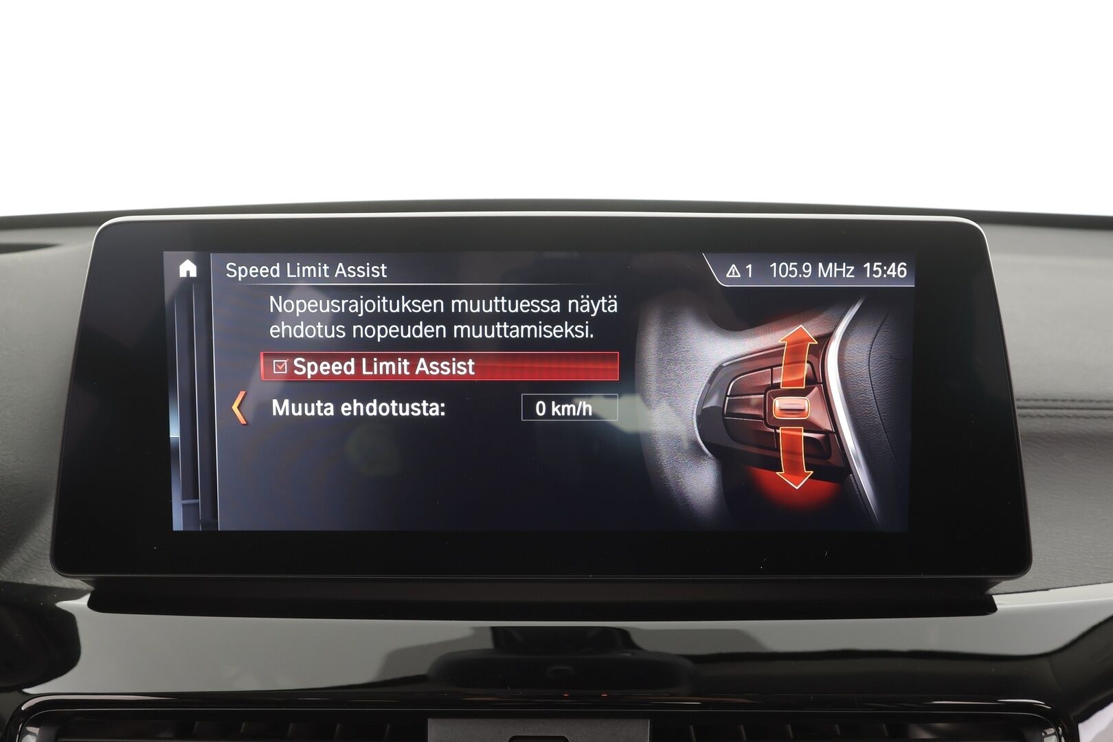 BMW X1 2022 F48 xDrive25e A Charged Edition Sport * ACC / HUD / Hifit / LED / P.Kamera / Sporttipenkit * - 1.Om Suomi-auto / Merkkihuollettu / Kahdet Renkaat aluilla