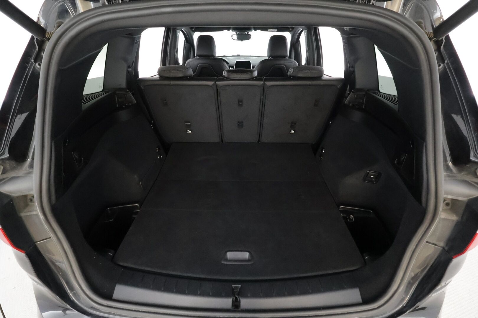 BMW 218 2021 F46 Gran Tourer 218i A Business M Sport * Puolinahkasisusta / Vakkari / Peruutustutkat / Navi / LED / Sähkökontti! - 1.Om Suomi-auto / Kahdet renkaat aluvanteilla / Merkkihuollettu