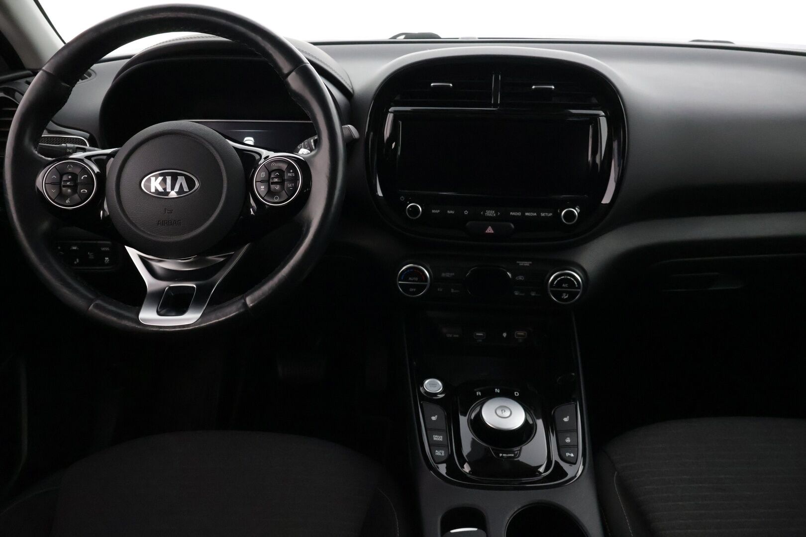 KIA E-SOUL 2020 Supreme 64 kWh 204 hv * * H&K / HUD / Adapt.vakkari / BLIS / Keyless / Navi * - * Isompiakkuinen, uusikorinen, hyvin varusteltu Kia seuraavalle! *