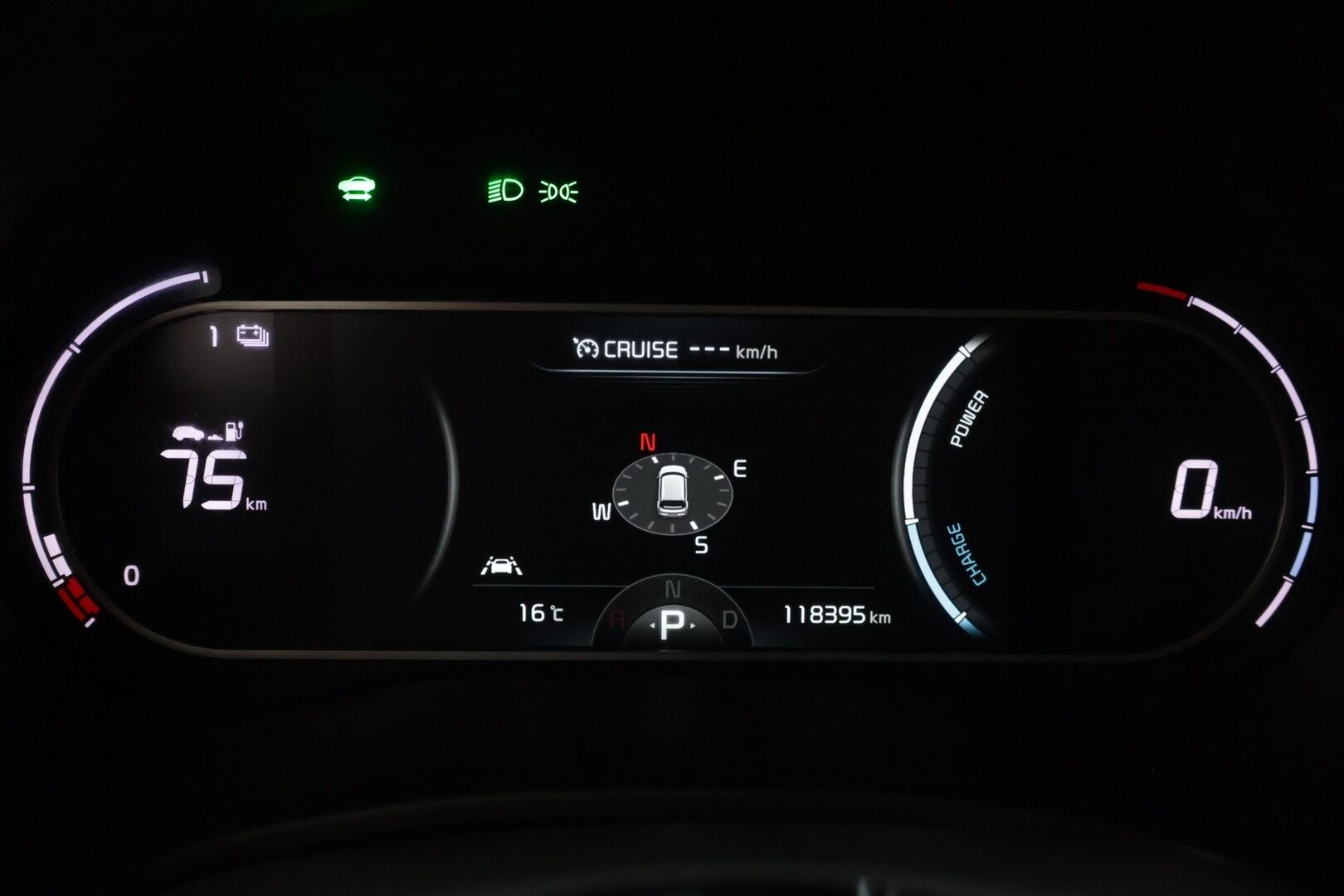 KIA E-SOUL 2020 Supreme 64 kWh 204 hv * * H&K / HUD / Adapt.vakkari / BLIS / Keyless / Navi * - * Isompiakkuinen, uusikorinen, hyvin varusteltu Kia seuraavalle! *