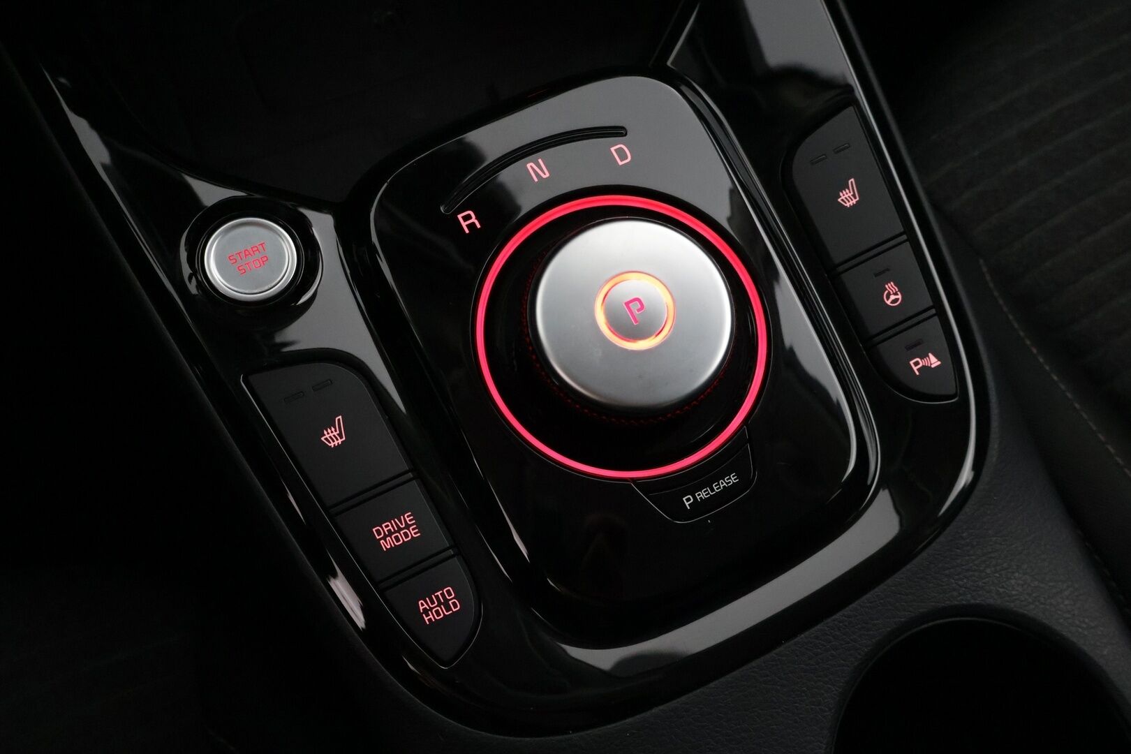 KIA E-SOUL 2020 Supreme 64 kWh 204 hv * * H&K / HUD / Adapt.vakkari / BLIS / Keyless / Navi * - * Isompiakkuinen, uusikorinen, hyvin varusteltu Kia seuraavalle! *