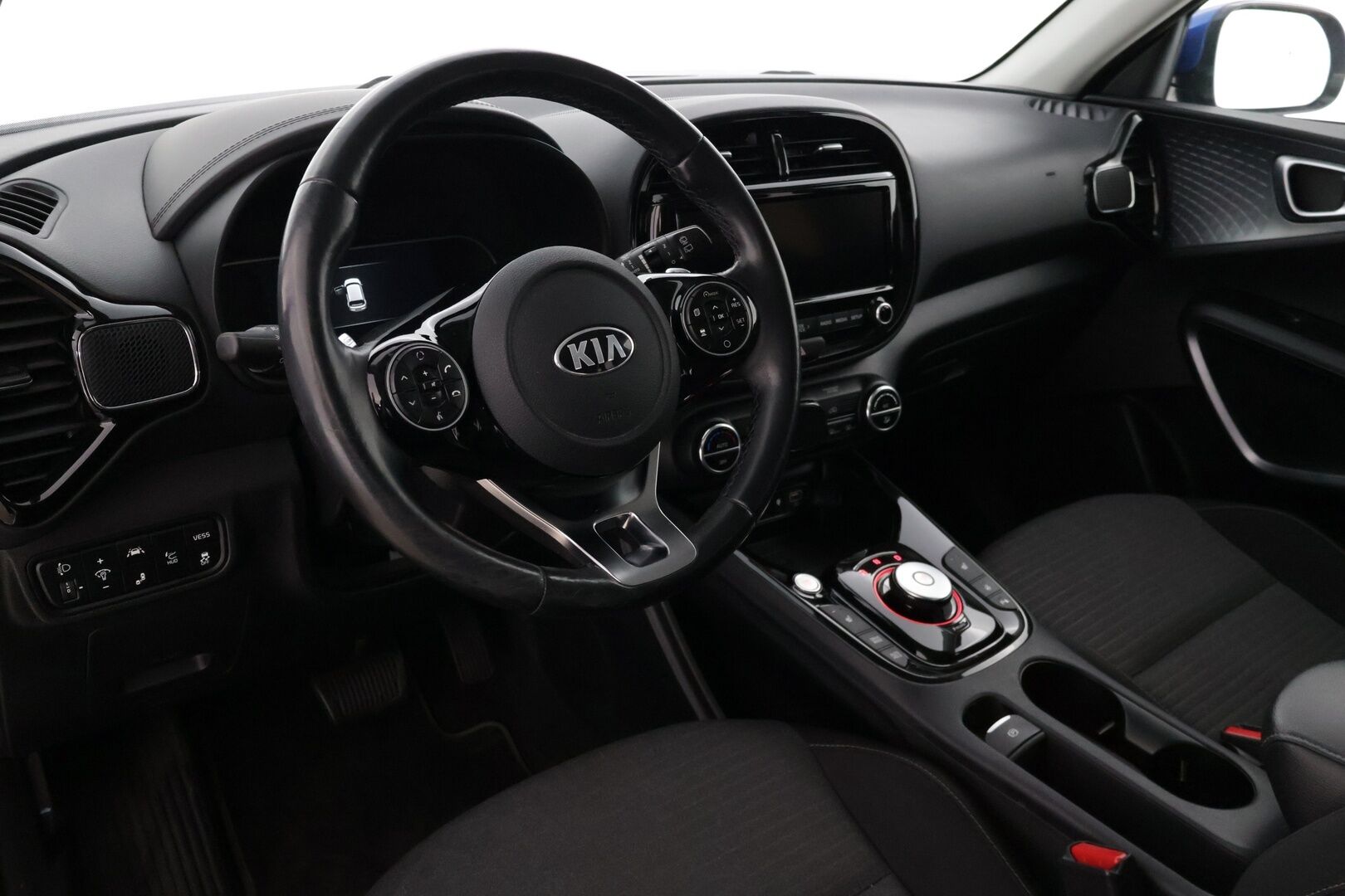 KIA E-SOUL 2020 Supreme 64 kWh 204 hv * * H&K / HUD / Adapt.vakkari / BLIS / Keyless / Navi * - * Isompiakkuinen, uusikorinen, hyvin varusteltu Kia seuraavalle! *