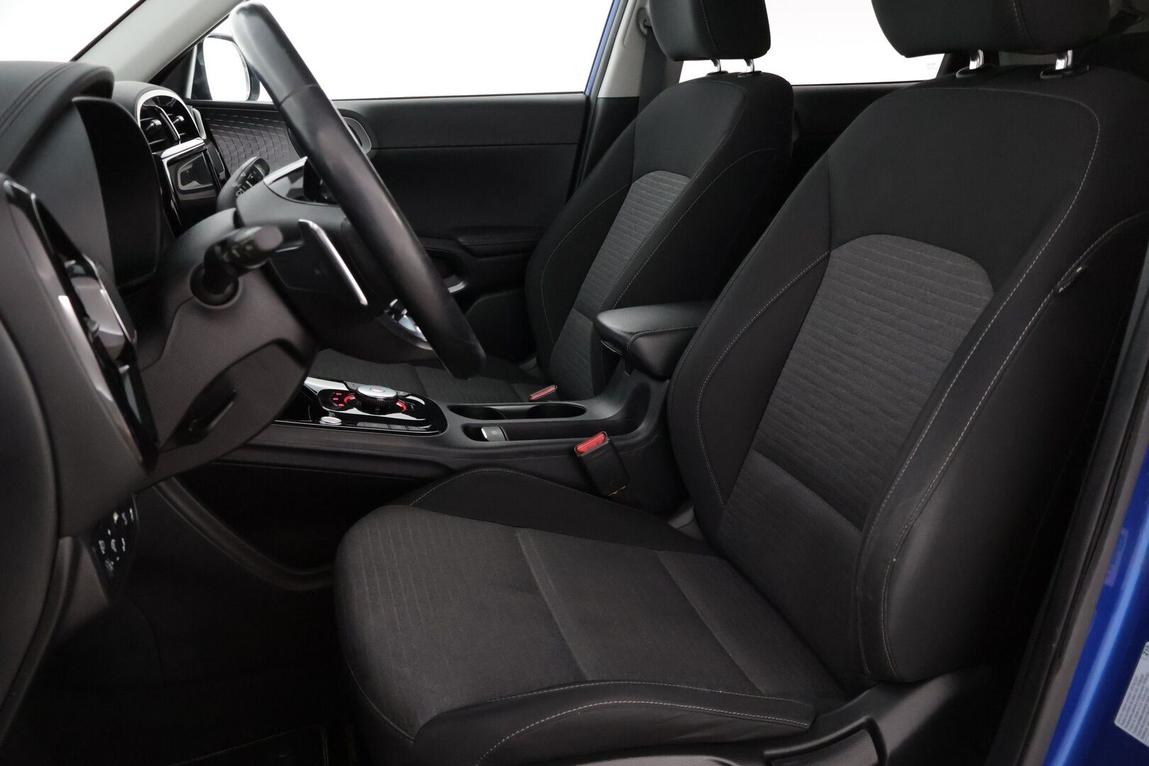 KIA E-SOUL 2020 Supreme 64 kWh 204 hv * * H&K / HUD / Adapt.vakkari / BLIS / Keyless / Navi * - * Isompiakkuinen, uusikorinen, hyvin varusteltu Kia seuraavalle! *