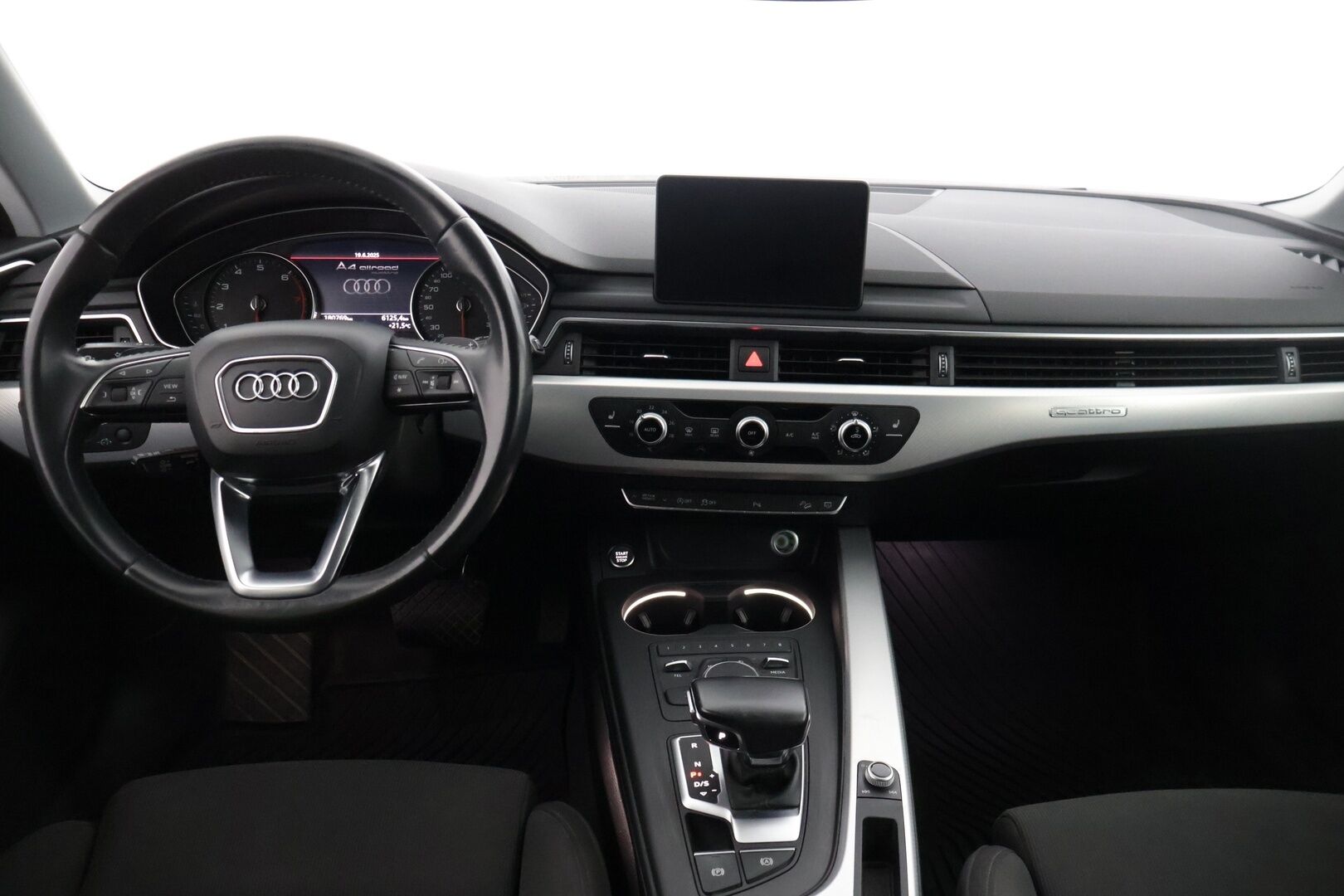 Audi A4 allroad quattro 2018 Business 2,0 TFSI 185 kW quattro S tronic * Webasto / Adap. vakkari / Vetokoukku / Kaistavahti / Sporttipenkit * - * 2x renkaat ja vanteet / Hyvin huollettu / Juuri tullut * 
