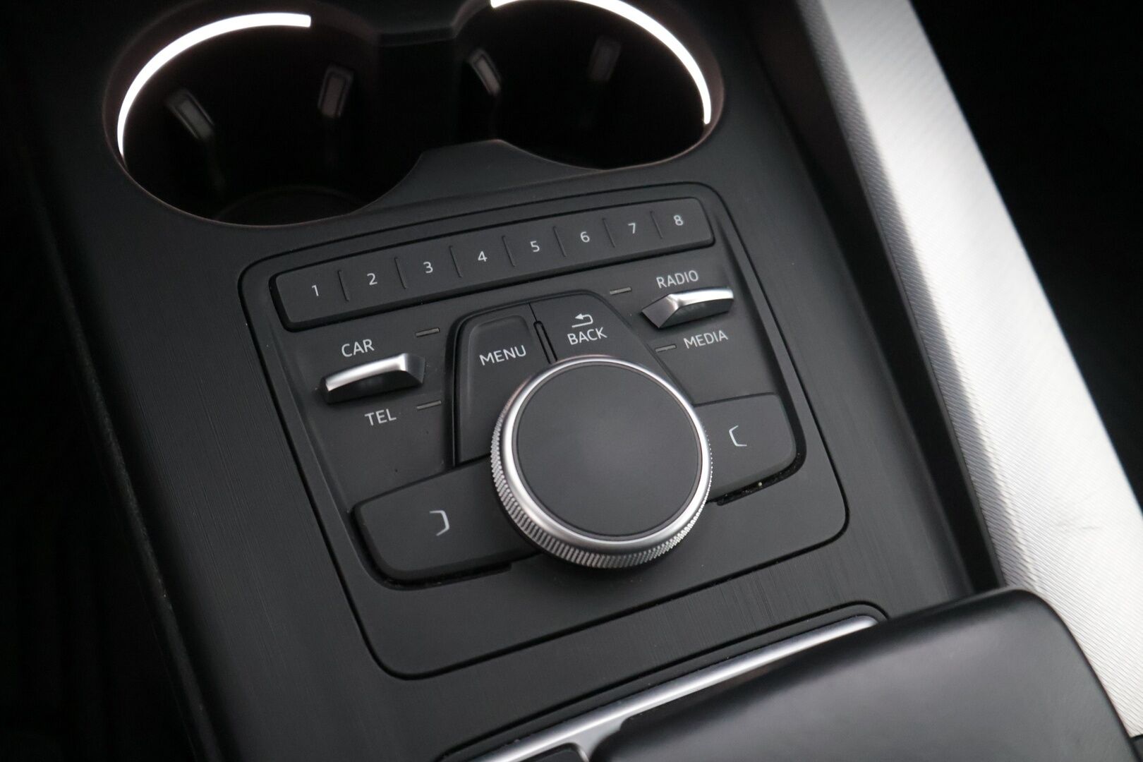 Audi A4 allroad quattro 2018 Business 2,0 TFSI 185 kW quattro S tronic * Webasto / Adap. vakkari / Vetokoukku / Kaistavahti / Sporttipenkit * - * 2x renkaat ja vanteet / Hyvin huollettu / Juuri tullut * 