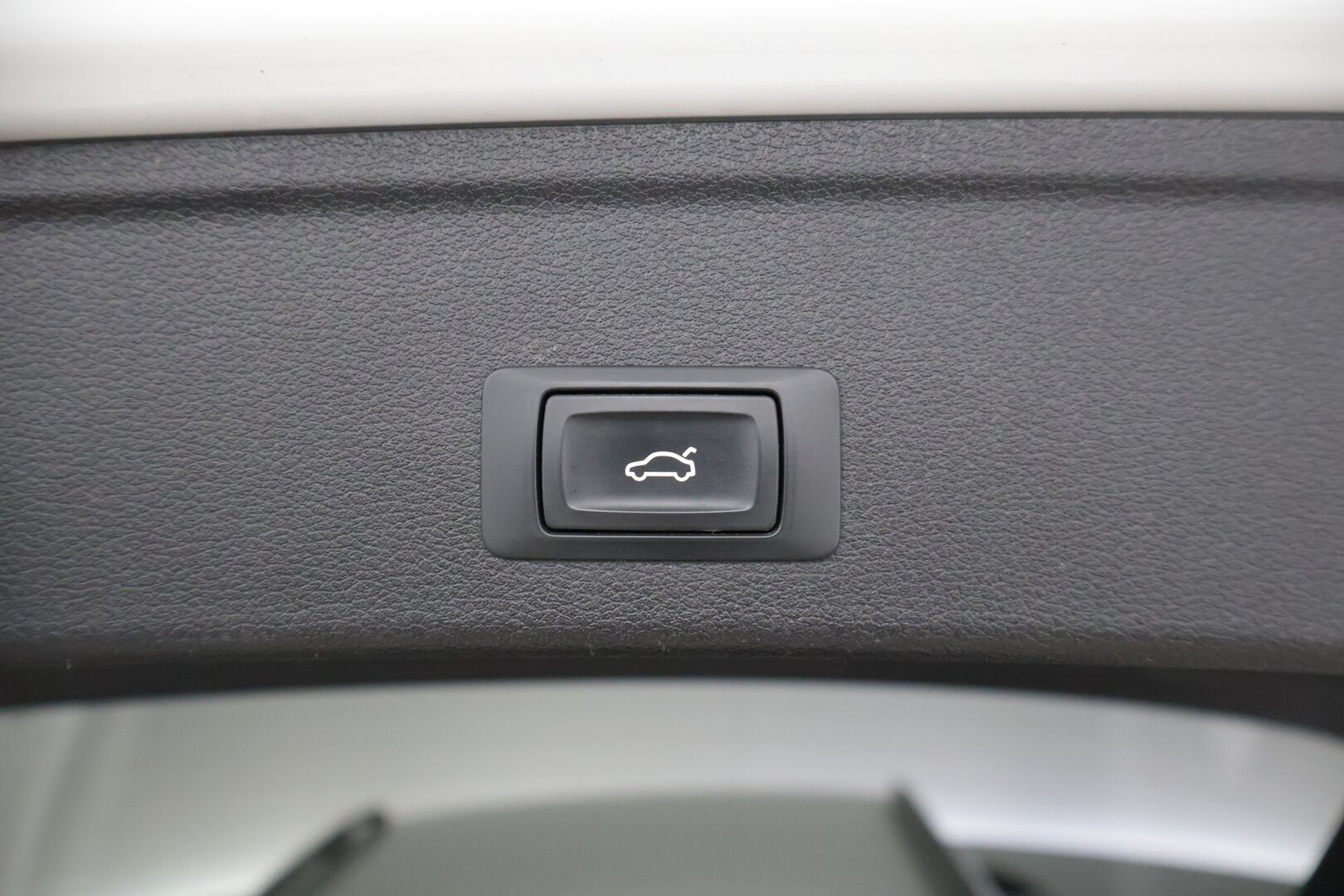 Audi A4 allroad quattro 2018 Business 2,0 TFSI 185 kW quattro S tronic * Webasto / Adap. vakkari / Vetokoukku / Kaistavahti / Sporttipenkit * - * 2x renkaat ja vanteet / Hyvin huollettu / Juuri tullut * 