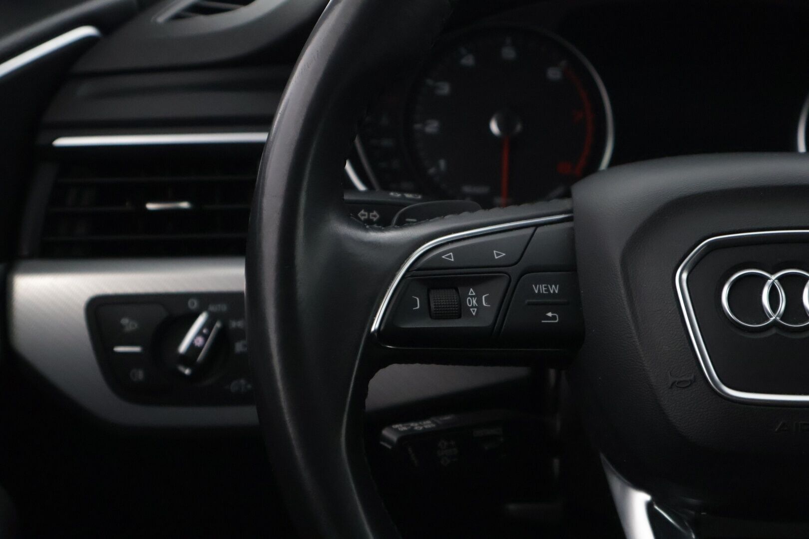 Audi A4 allroad quattro 2018 Business 2,0 TFSI 185 kW quattro S tronic * Webasto / Adap. vakkari / Vetokoukku / Kaistavahti / Sporttipenkit * - * 2x renkaat ja vanteet / Hyvin huollettu / Juuri tullut * 