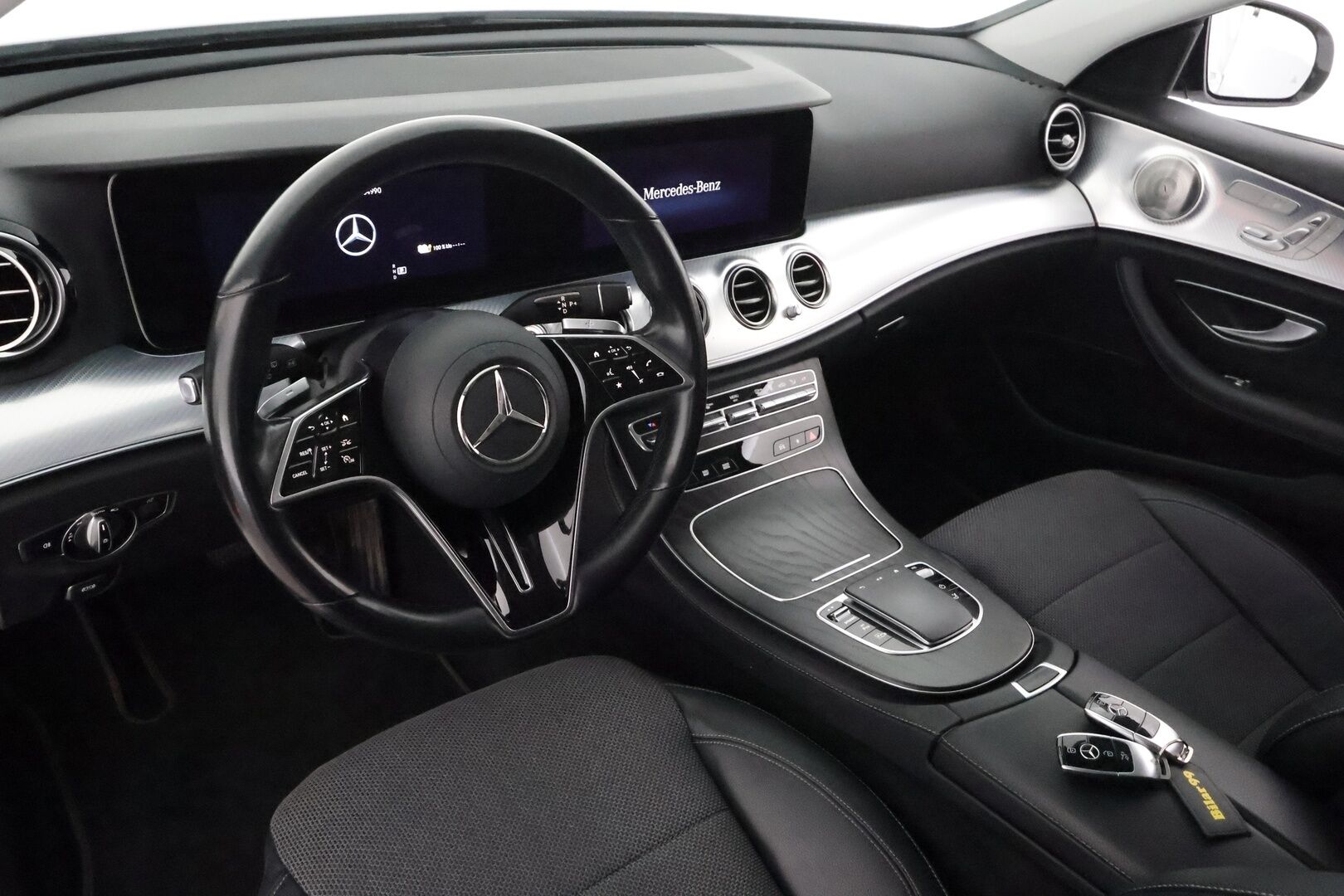 Mercedes-Benz E 2022 300 de Edition 4MATIC T A **Widescreen / Burmester / Adapt.Vakkari  / 360° / LED-valot / Muistipenkit / Koukku / Navi** - 1-om Suomi-auto / 2x Latauskaapelit / Kahdet Renkaat