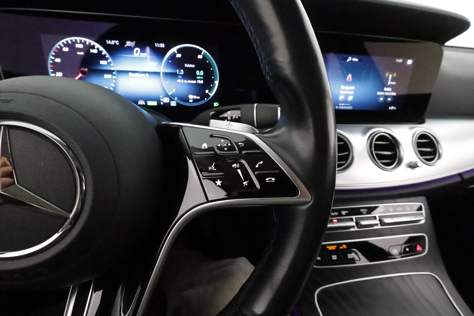 Mercedes-Benz E 2022 300 de Edition 4MATIC T A **Widescreen / Burmester / Adapt.Vakkari  / 360° / LED-valot / Muistipenkit / Koukku / Navi** - 1-om Suomi-auto / 2x Latauskaapelit / Kahdet Renkaat