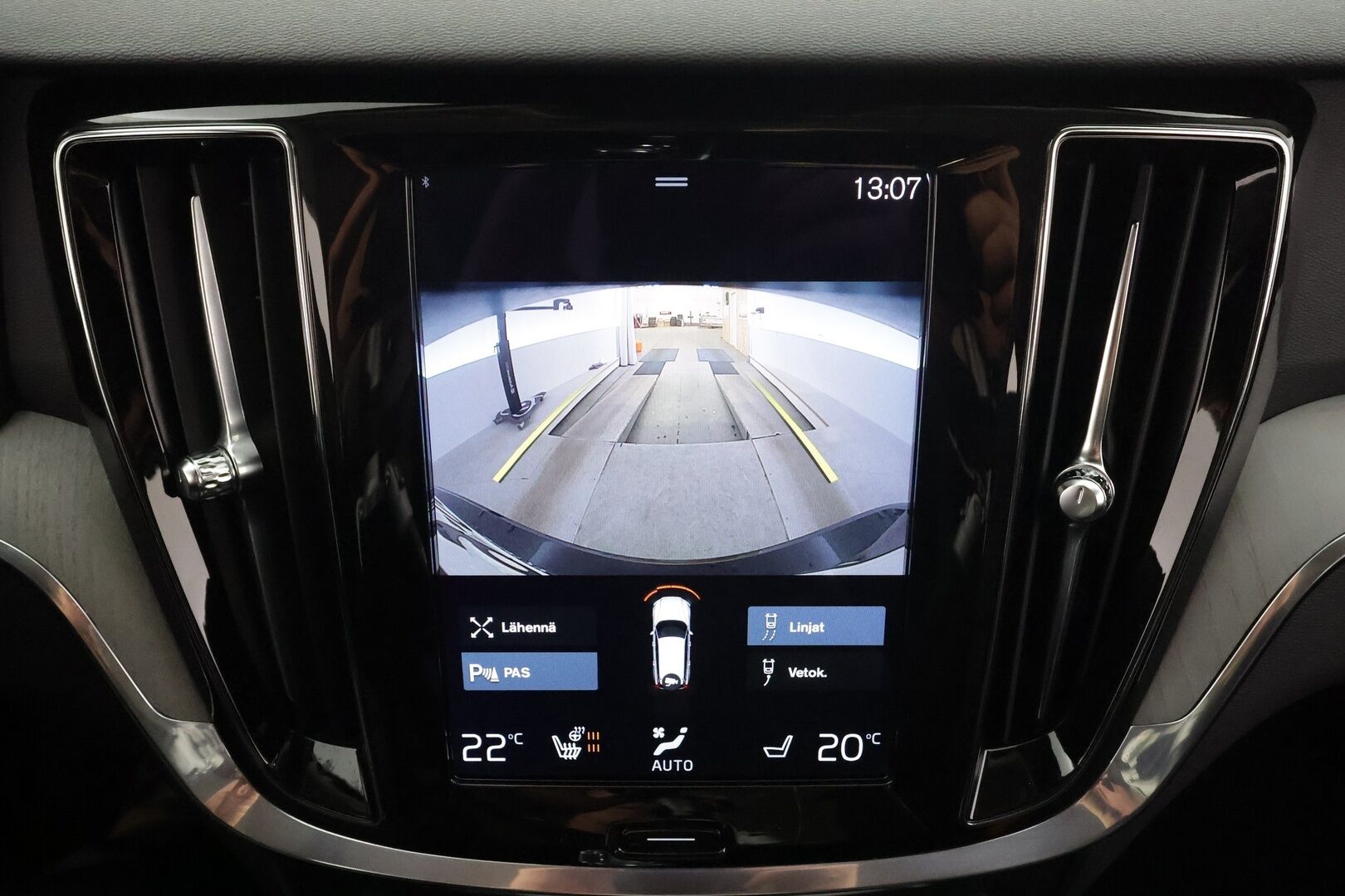 Volvo V60 2022 B4 MHEV Business Inscription Edition DCT aut * Pilot assist / High level LED / Koukku / PA-lisälämmitin / Muistipenkki * - 1.Om Suomi-auto / Kahdet Renkaat