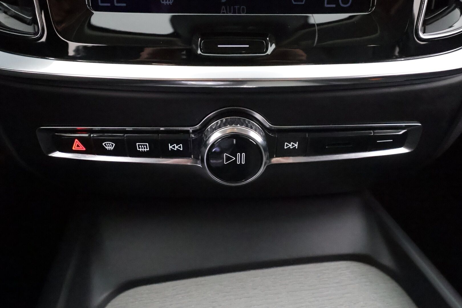 Volvo V60 2022 B4 MHEV Business Inscription Edition DCT aut * Pilot assist / High level LED / Koukku / PA-lisälämmitin / Muistipenkki * - 1.Om Suomi-auto / Kahdet Renkaat