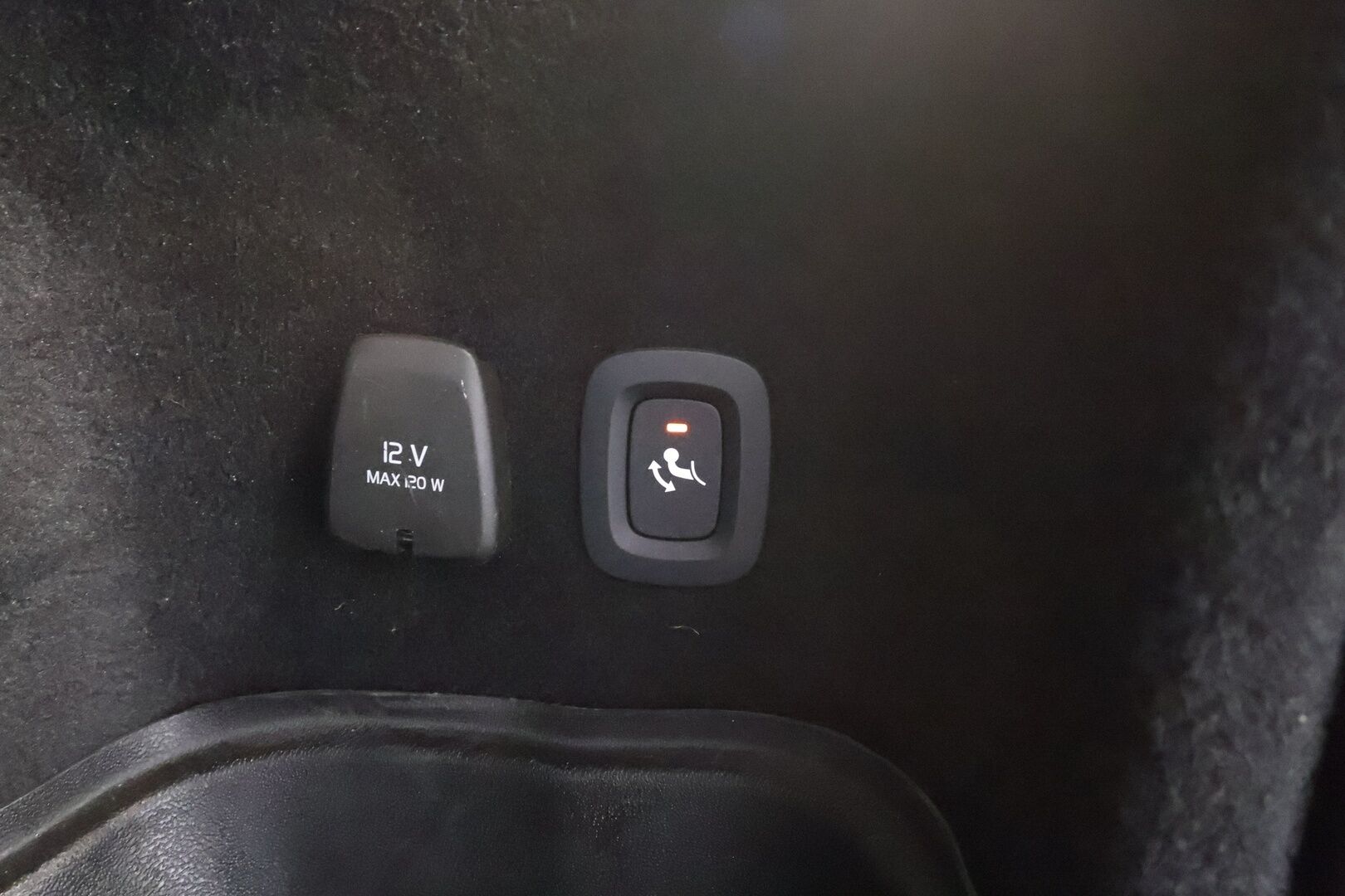 Volvo V60 2022 B4 MHEV Business Inscription Edition DCT aut * Pilot assist / High level LED / Koukku / PA-lisälämmitin / Muistipenkki * - 1.Om Suomi-auto / Kahdet Renkaat