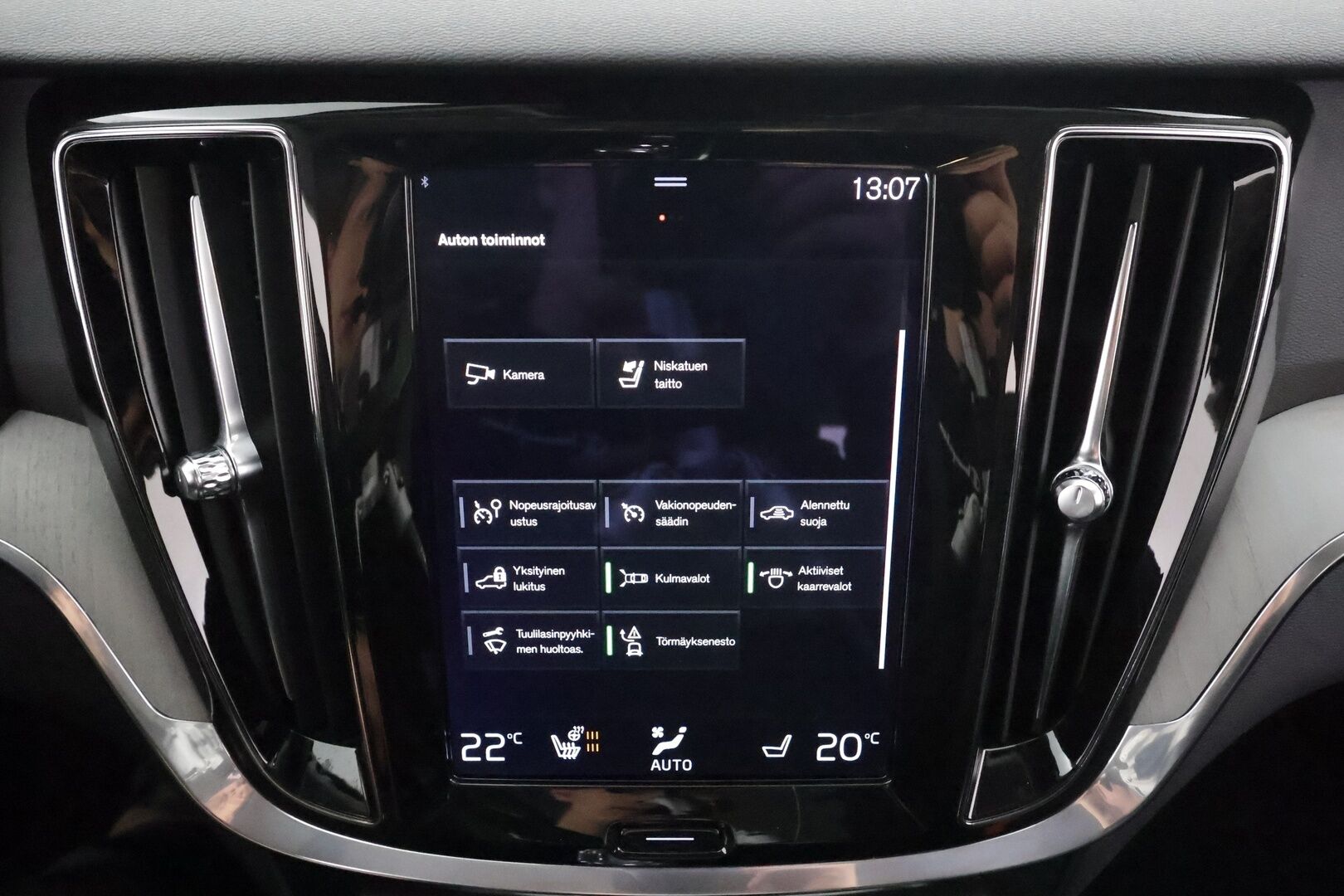 Volvo V60 2022 B4 MHEV Business Inscription Edition DCT aut * Pilot assist / High level LED / Koukku / PA-lisälämmitin / Muistipenkki * - 1.Om Suomi-auto / Kahdet Renkaat