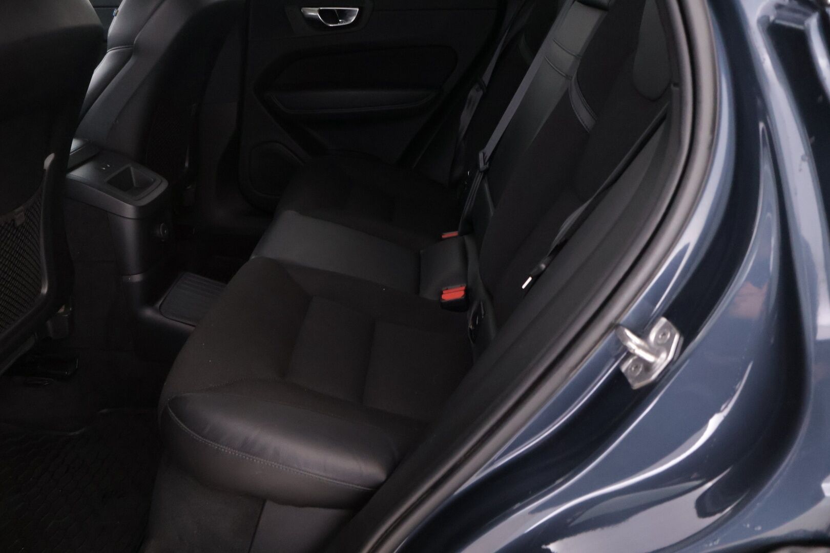 Volvo XC60 2020 T6 TwE AWD Inscription Expression aut. *Webasto / ACC / Harman&Kardon / KeylessGo / Koukku / BLIS / P.Kamera* - Juuri Huollettu / Jakopää tehty 01/25 / Huippurenkailla 2x Volvo aluilla - HULLU BLACKWEEK KORKOTARJOUS 2,49%