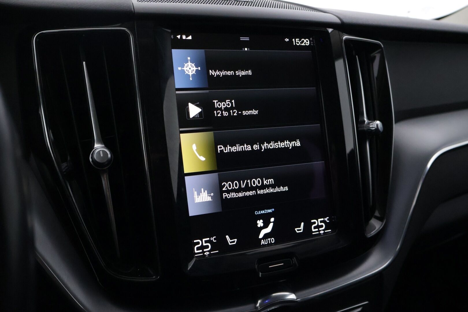 Volvo XC60 2020 T6 TwE AWD Inscription Expression aut. *Webasto / ACC / Harman&Kardon / KeylessGo / Koukku / BLIS / P.Kamera* - Juuri Huollettu / Jakopää tehty 01/25 / Huippurenkailla 2x Volvo aluilla - HULLU BLACKWEEK KORKOTARJOUS 2,49%