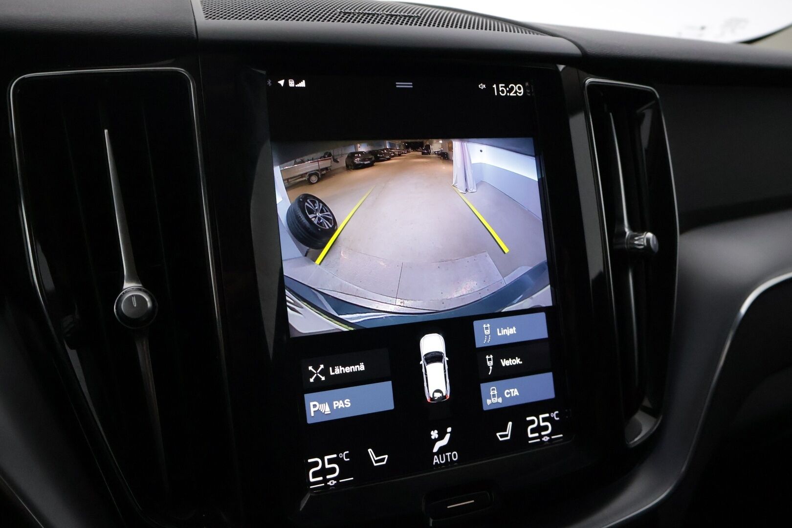 Volvo XC60 2020 T6 TwE AWD Inscription Expression aut. *Webasto / ACC / Harman&Kardon / KeylessGo / Koukku / BLIS / P.Kamera* - Juuri Huollettu / Jakopää tehty 01/25 / Huippurenkailla 2x Volvo aluilla - HULLU BLACKWEEK KORKOTARJOUS 2,49%