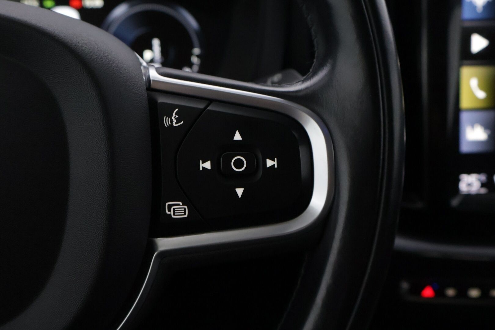 Volvo XC60 2020 T6 TwE AWD Inscription Expression aut. *Webasto / ACC / Harman&Kardon / KeylessGo / Koukku / BLIS / P.Kamera* - Juuri Huollettu / Jakopää tehty 01/25 / Huippurenkailla 2x Volvo aluilla - HULLU BLACKWEEK KORKOTARJOUS 2,49%