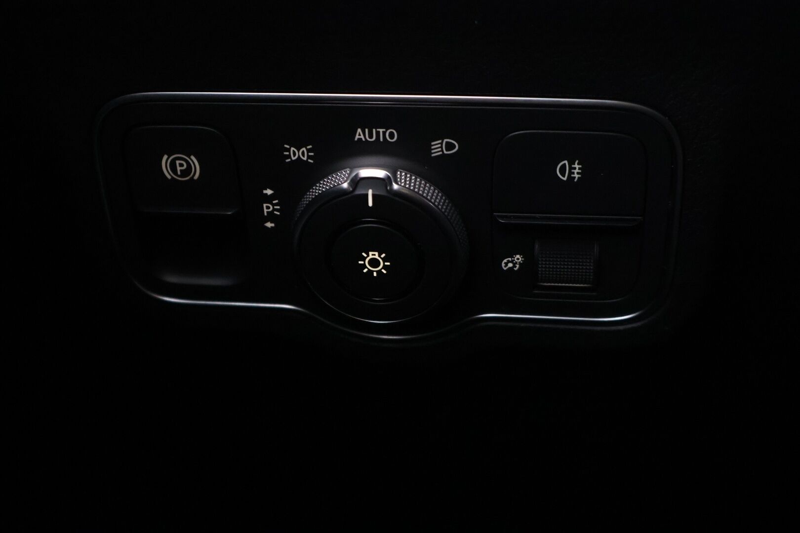 Mercedes-Benz B 2019 180 A Launch Edition Style *1 om. Suomi-auto /  Peruutuskamera / Vakkari / Digimittaristo / Led-ajovalot* - *2x Renkaat & Vanteet /  Kattavasti huollettu* - HULLUT AVAJAISHULINAT KORKOTARJOUS 3,29 %