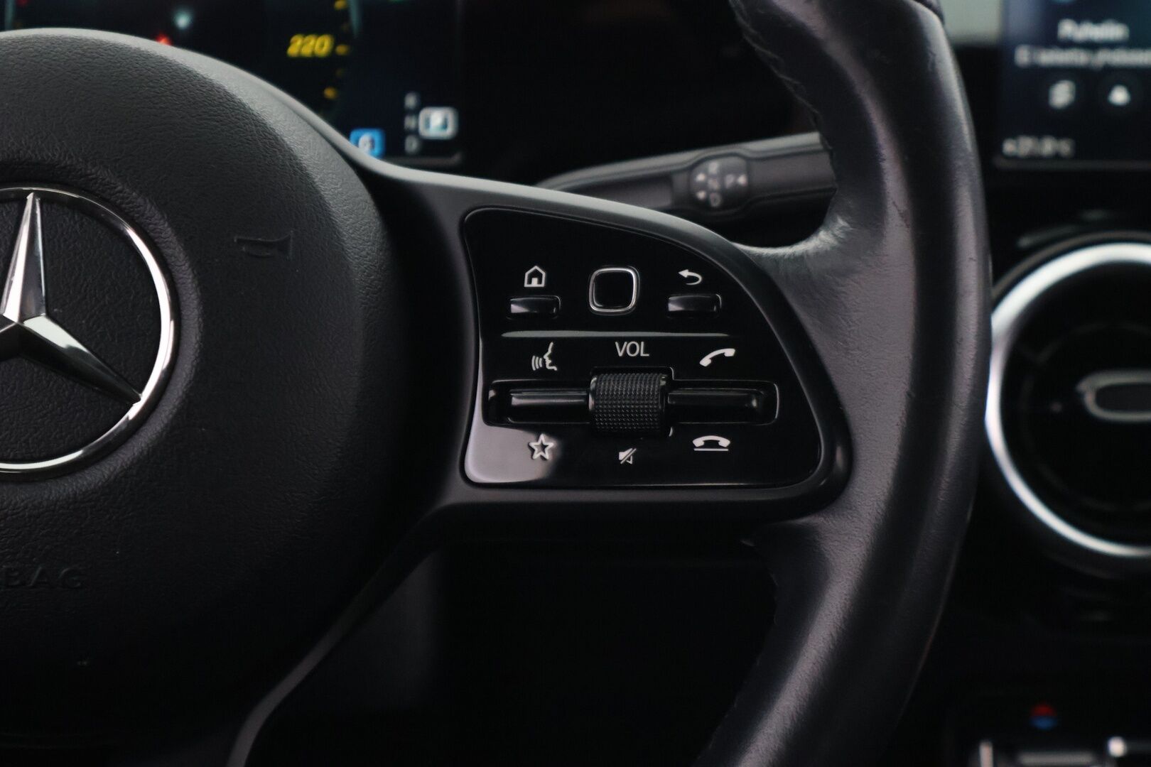 Mercedes-Benz B 2019 180 A Launch Edition Style *1 om. Suomi-auto /  Peruutuskamera / Vakkari / Digimittaristo / Led-ajovalot* - *2x Renkaat & Vanteet /  Kattavasti huollettu* - HULLUT AVAJAISHULINAT KORKOTARJOUS 3,29 %